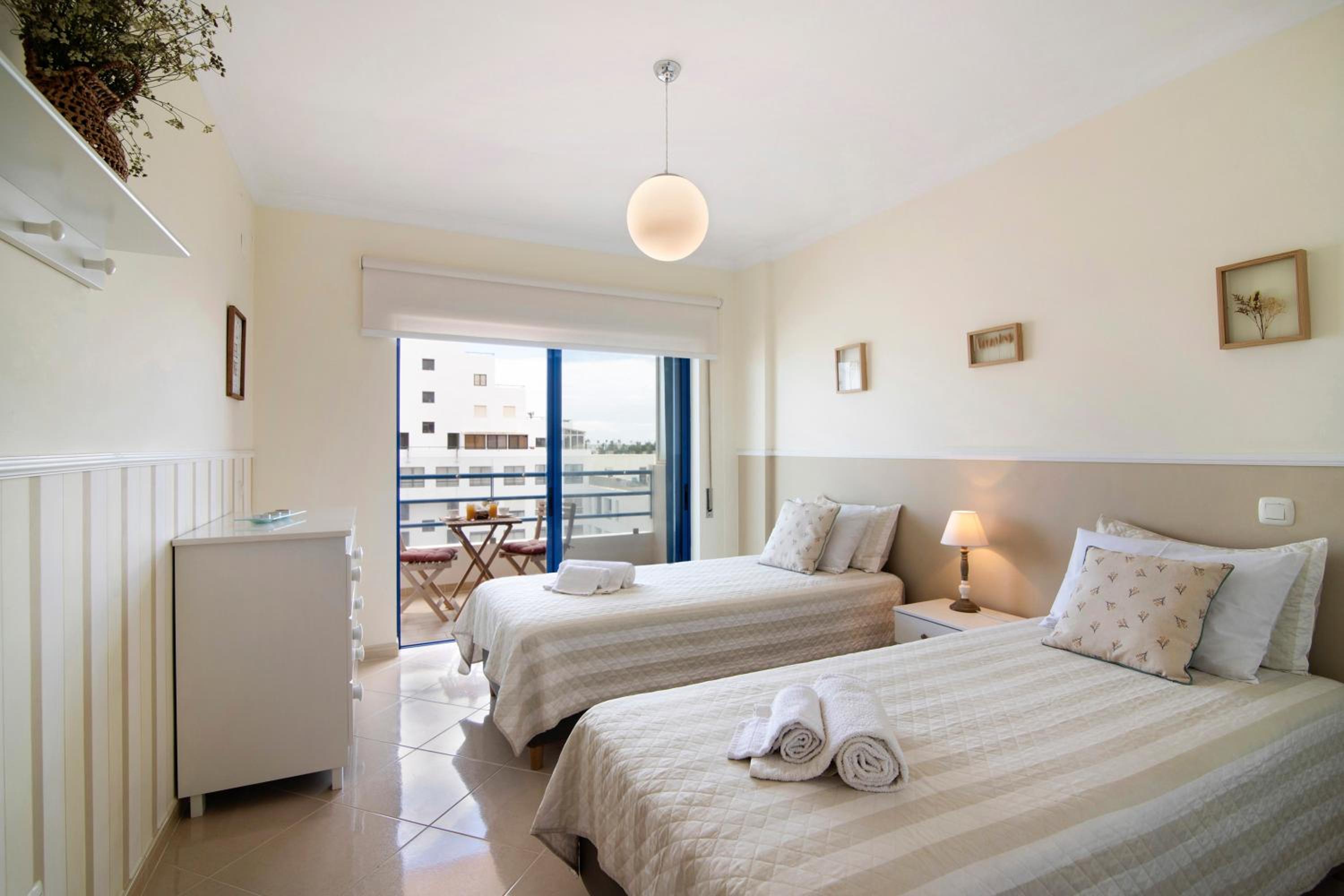 Two-Bedroom Deluxe Apartment with Ocean View photo 3