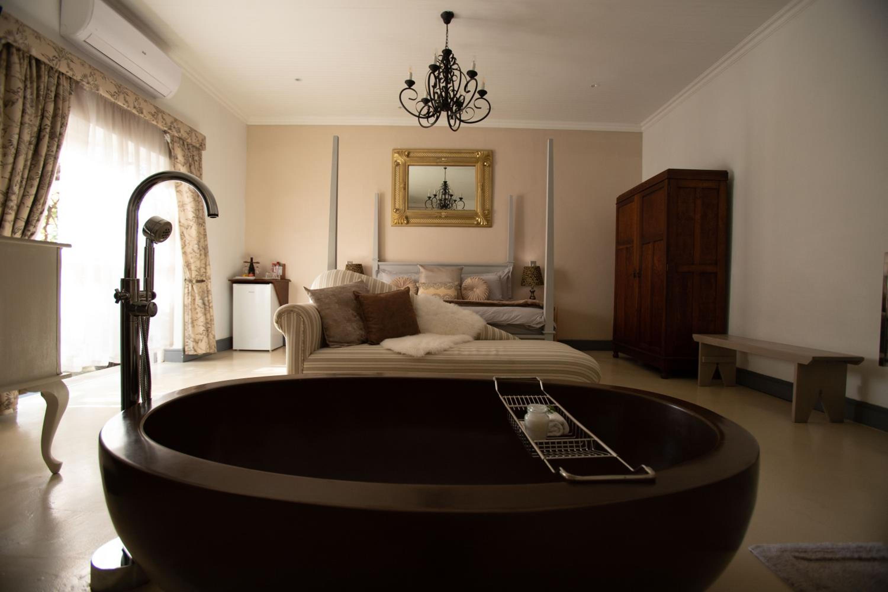 Superior Suite 7 - Photo 11