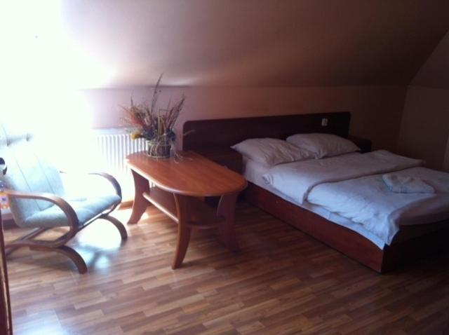 Comfort Triple Room with Shower - Photo 1