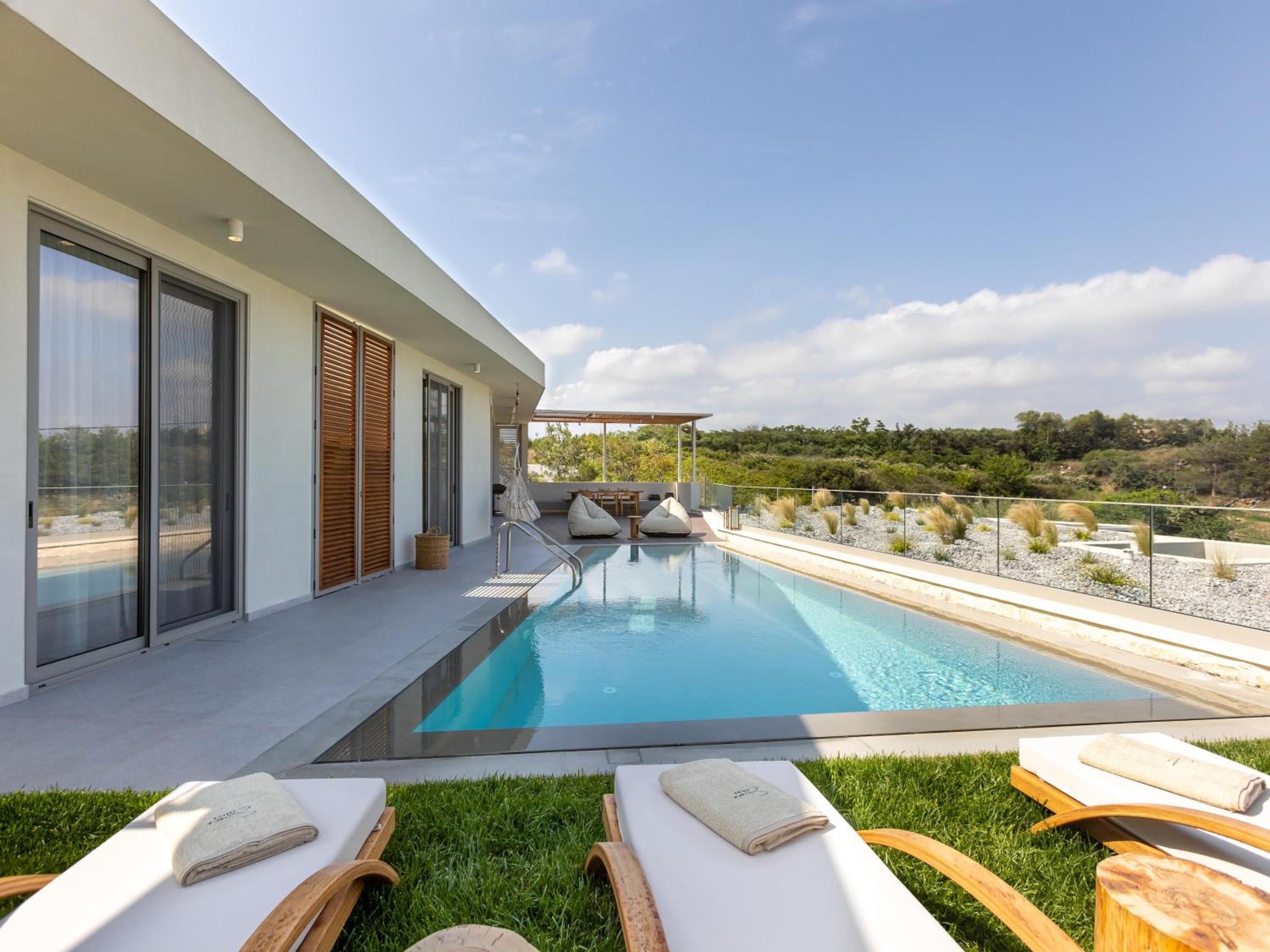 Three-Bedroom Villa photo 2