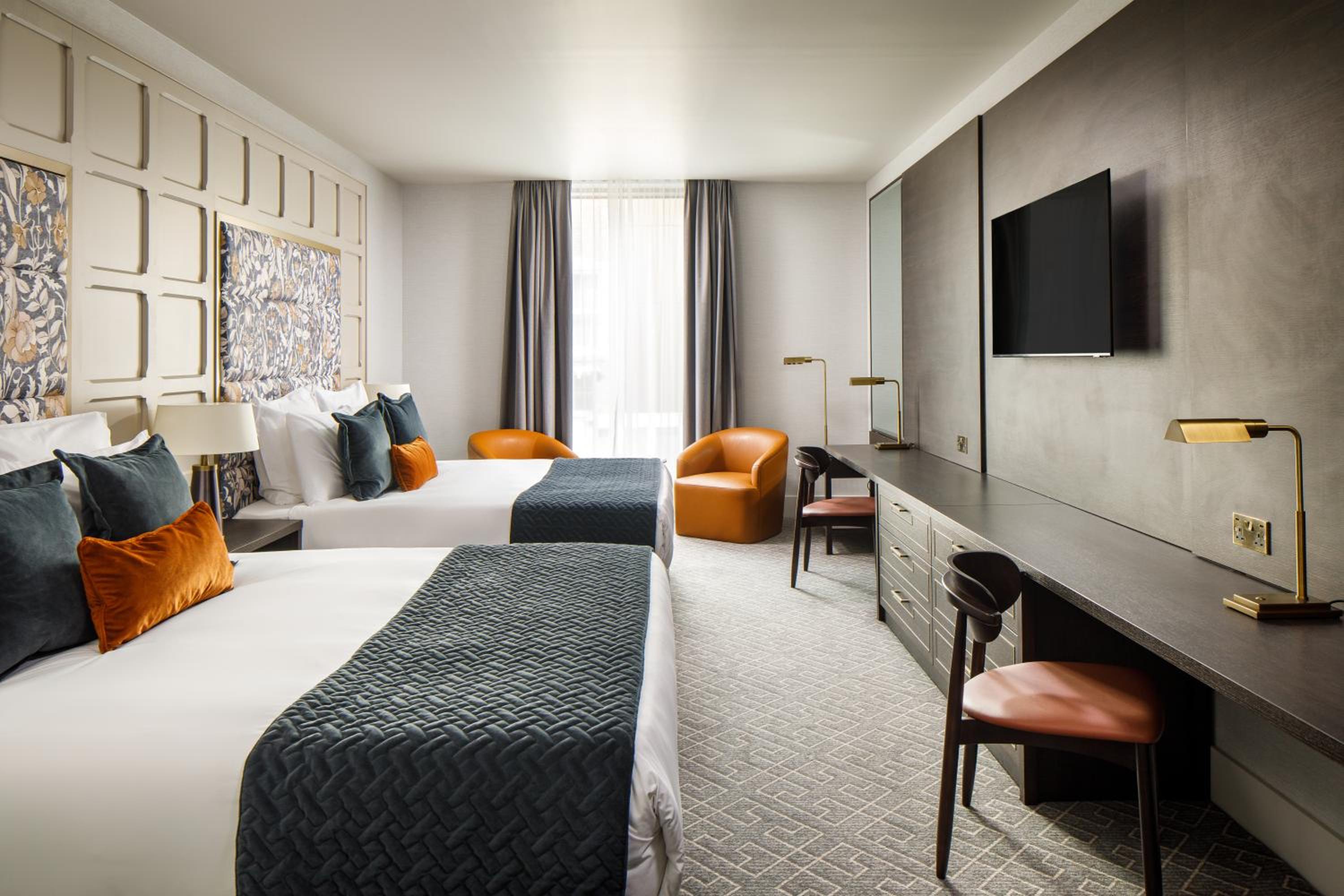 Superior Room with Two Double Beds - Photo 4