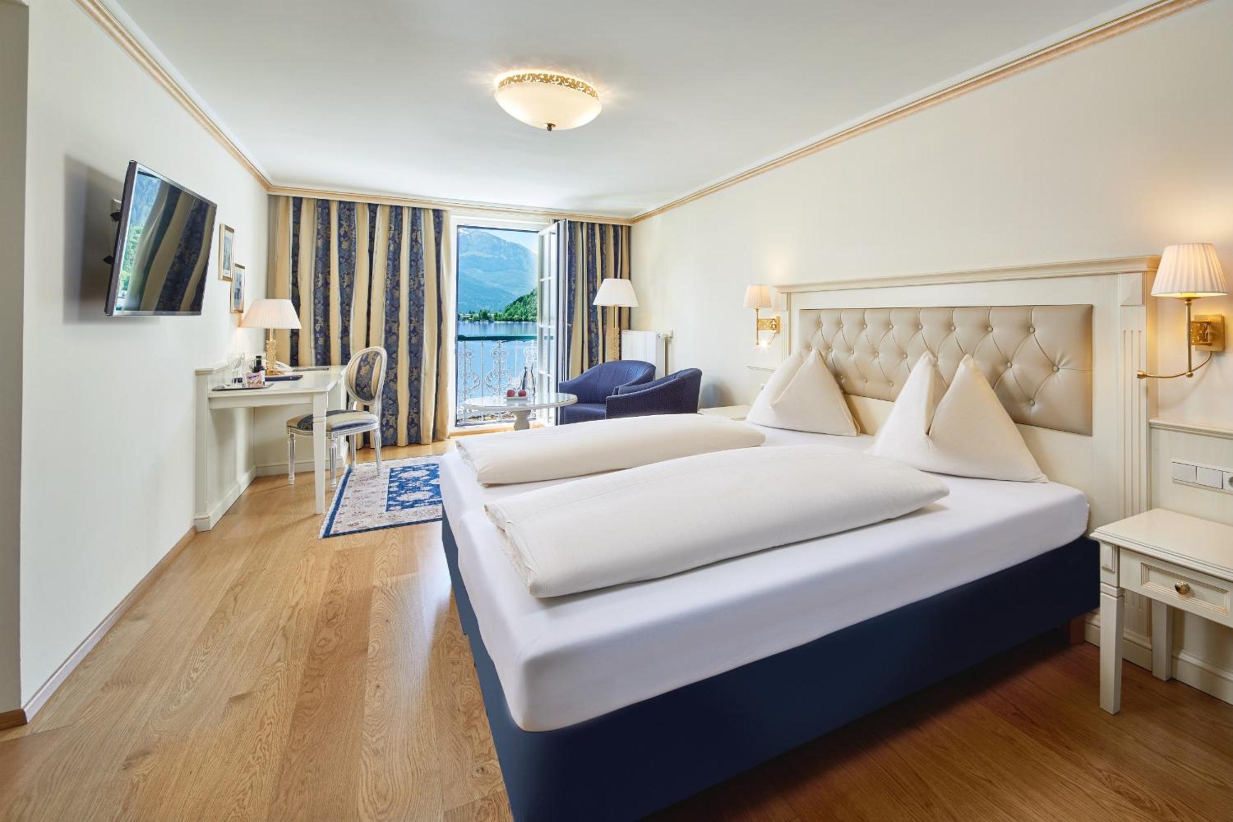 Comfort Room with Lake View - Photo 6