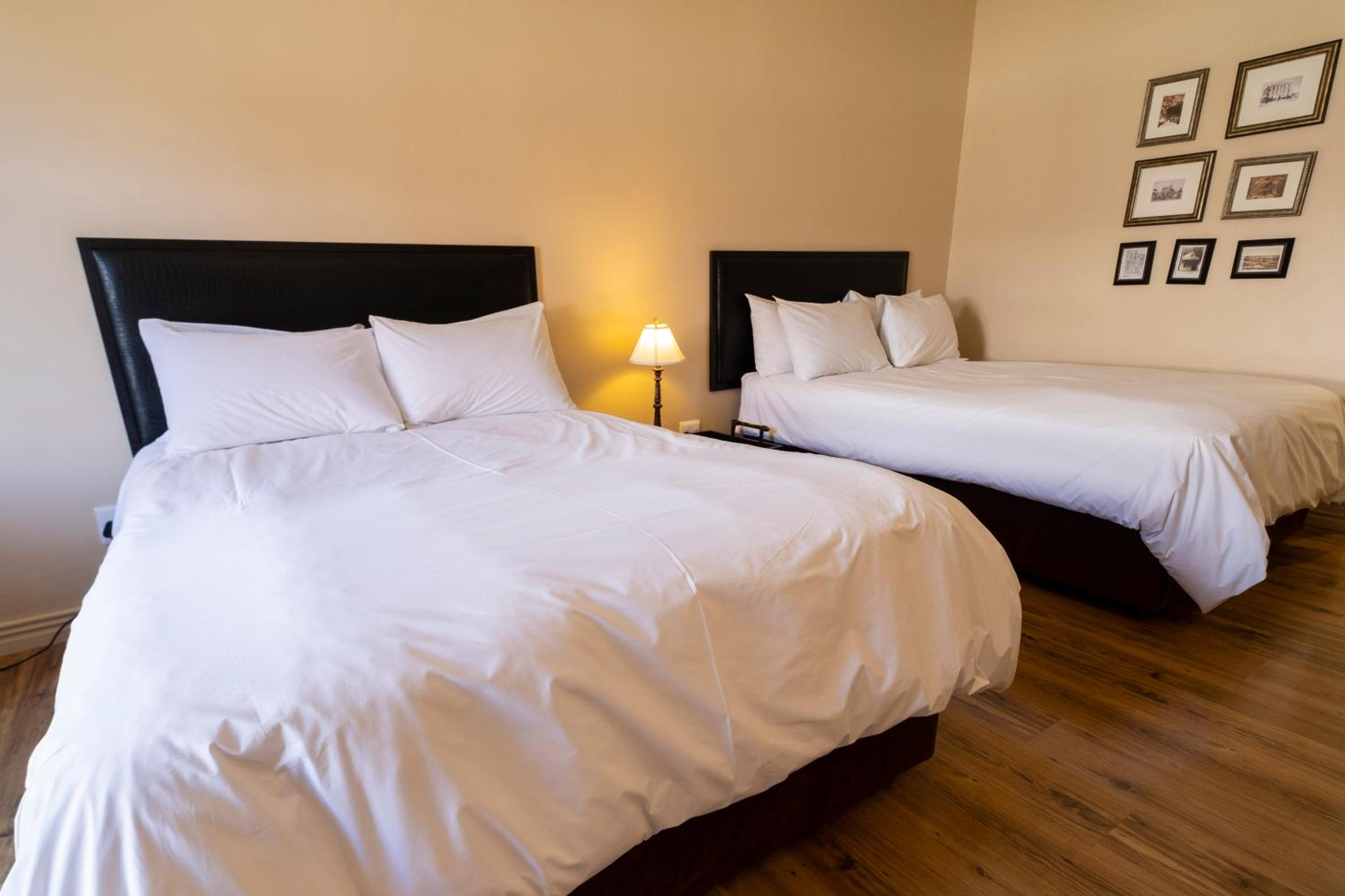 Larger Guest room, 2 Double - Photo 7