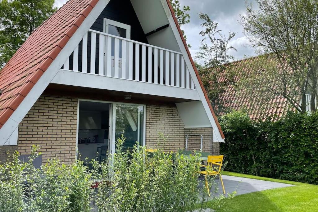 Three-Bedroom House photo 2