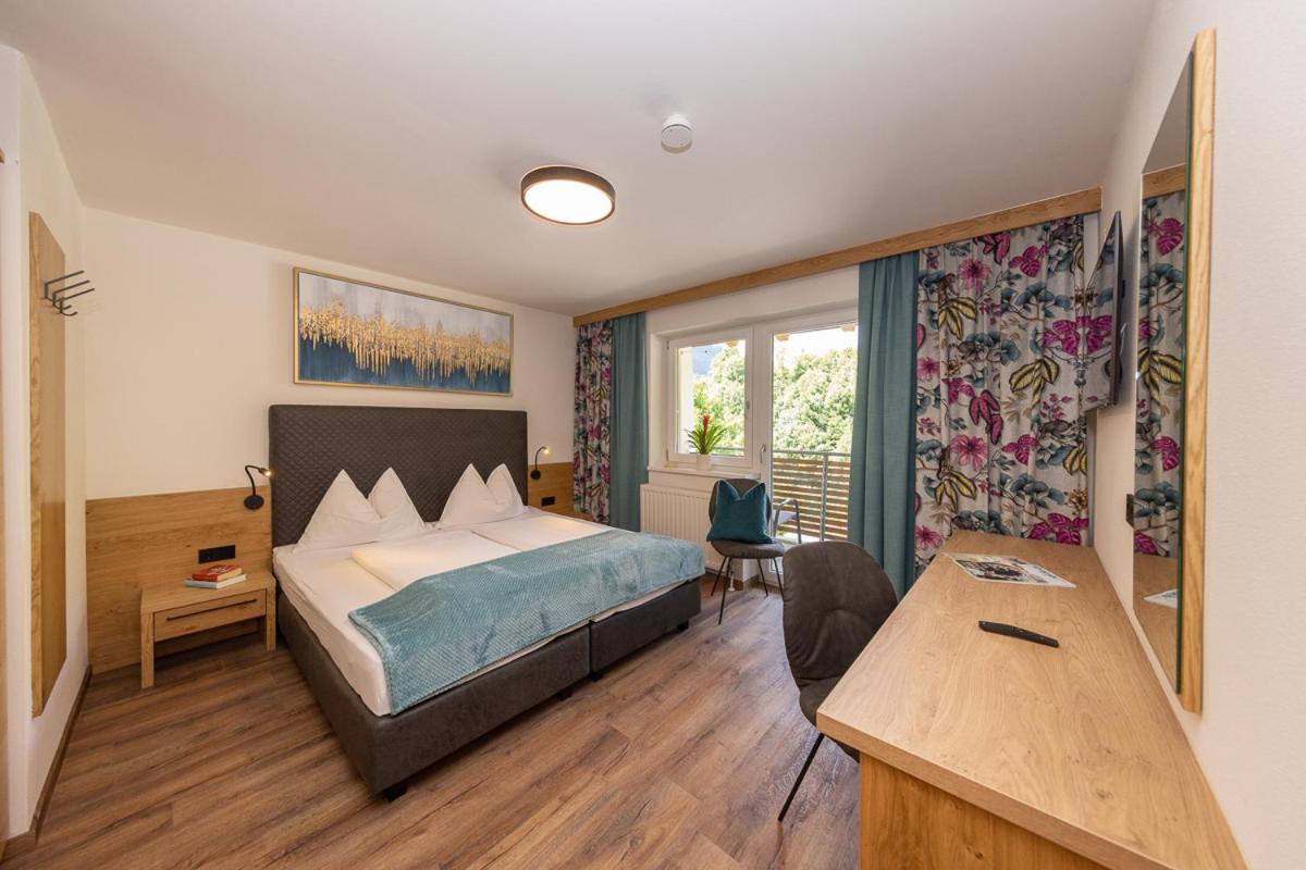 Two-Bedroom Apartment with Balcony photo 1