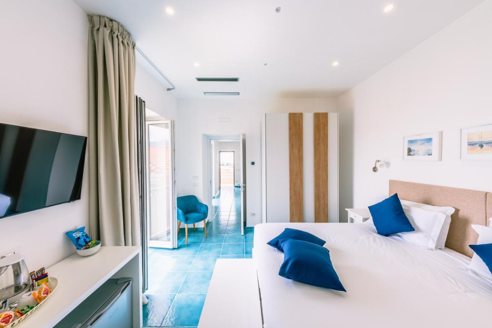 Apartment with Sea View - Photo 4