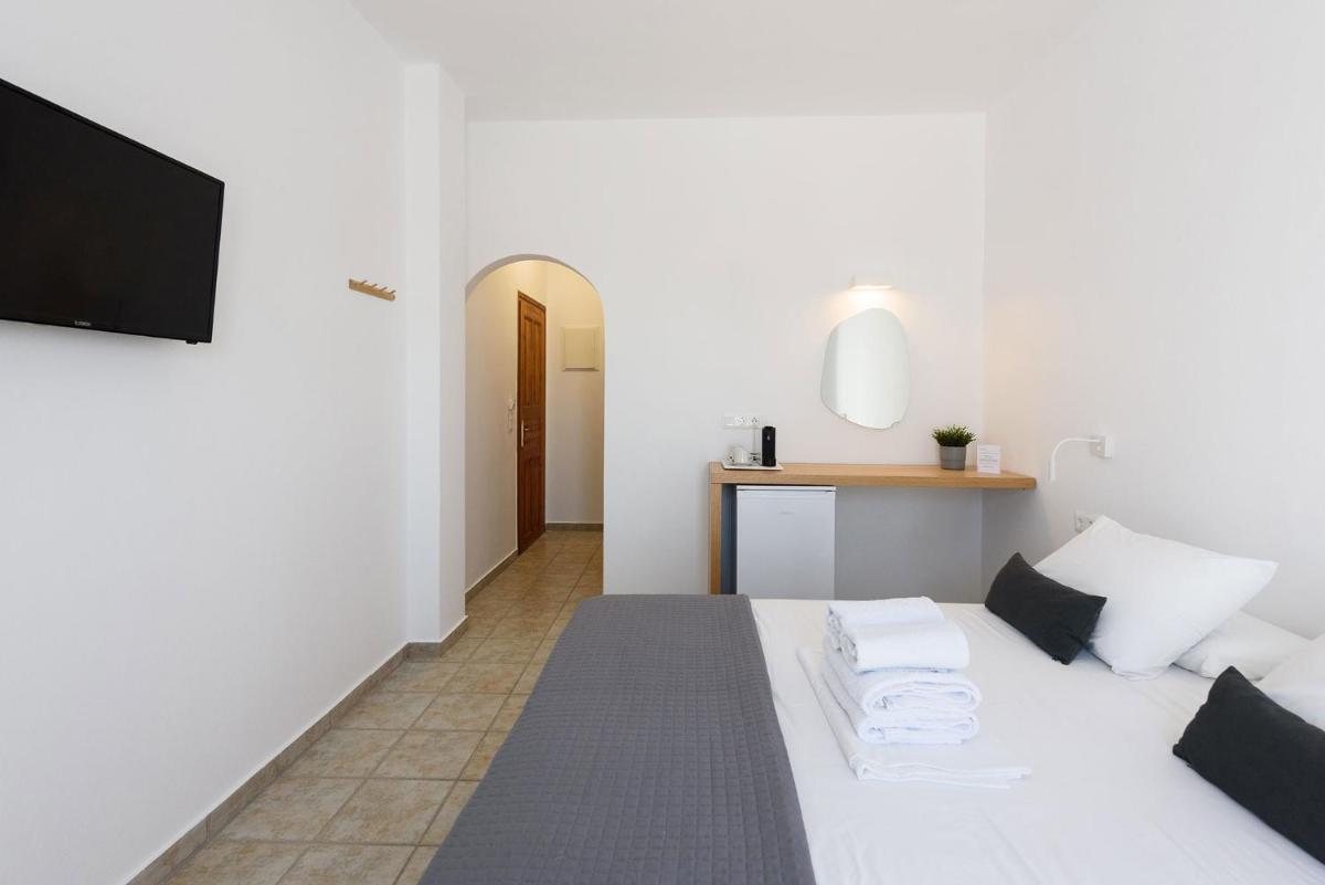 Double or Twin Room with Sea View