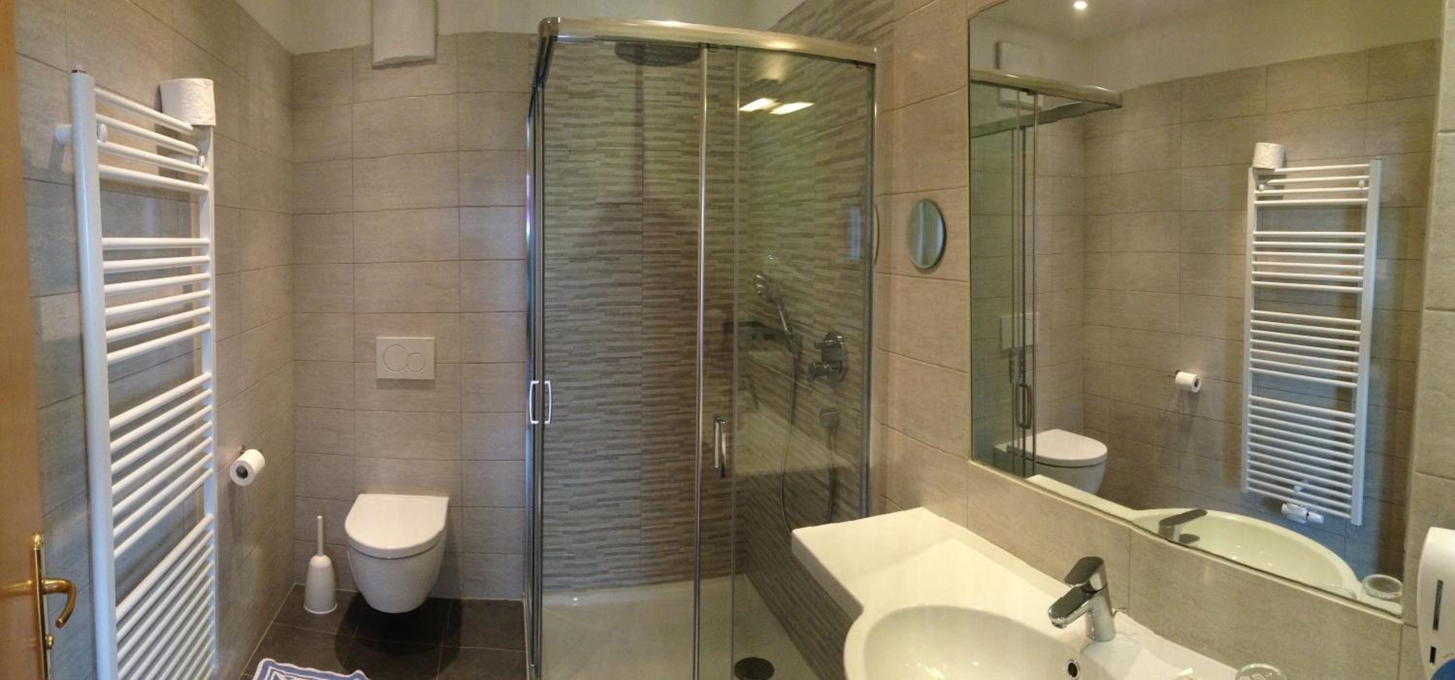 Double Room - Photo 11