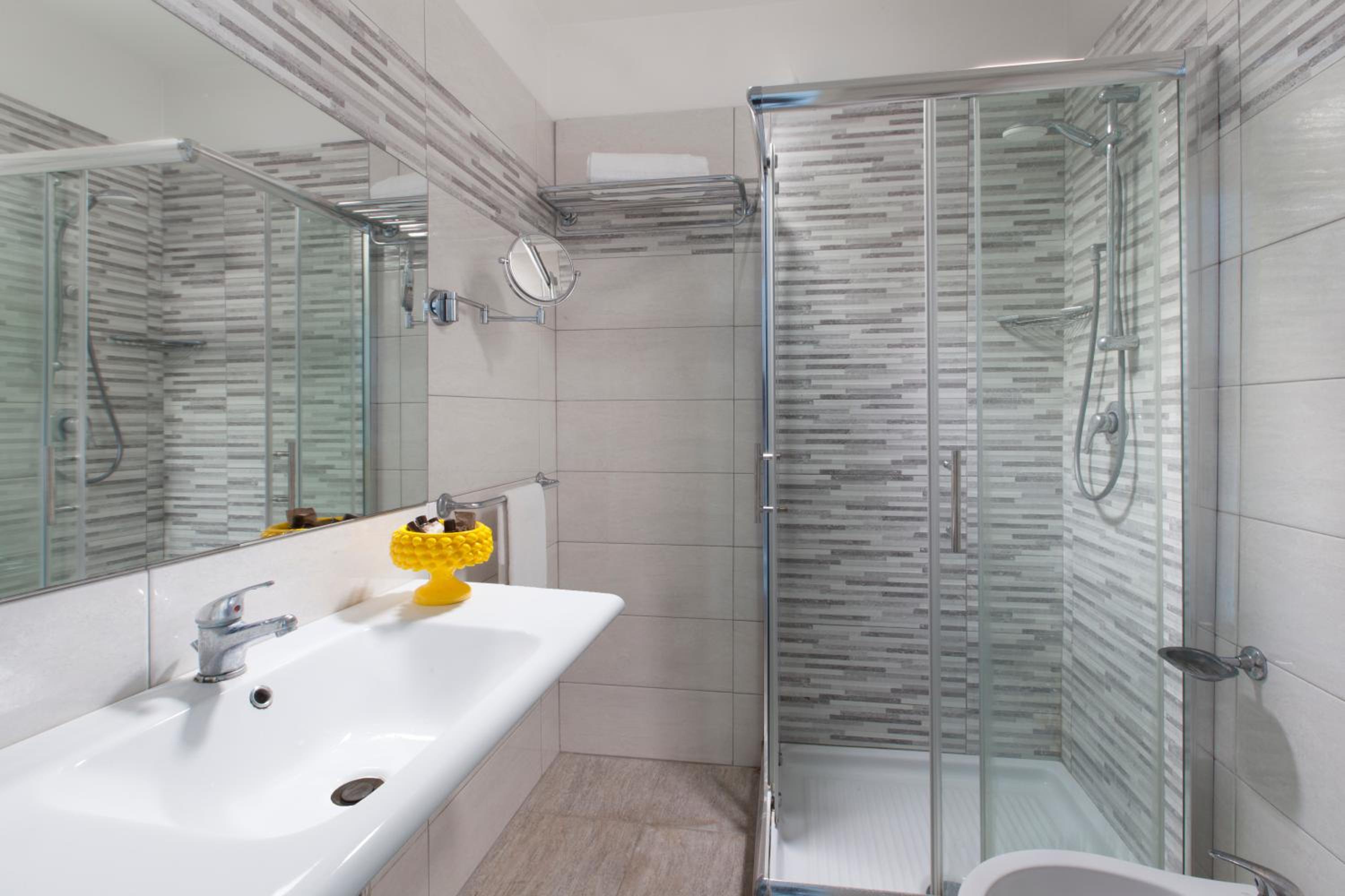 Double Room - Photo 2