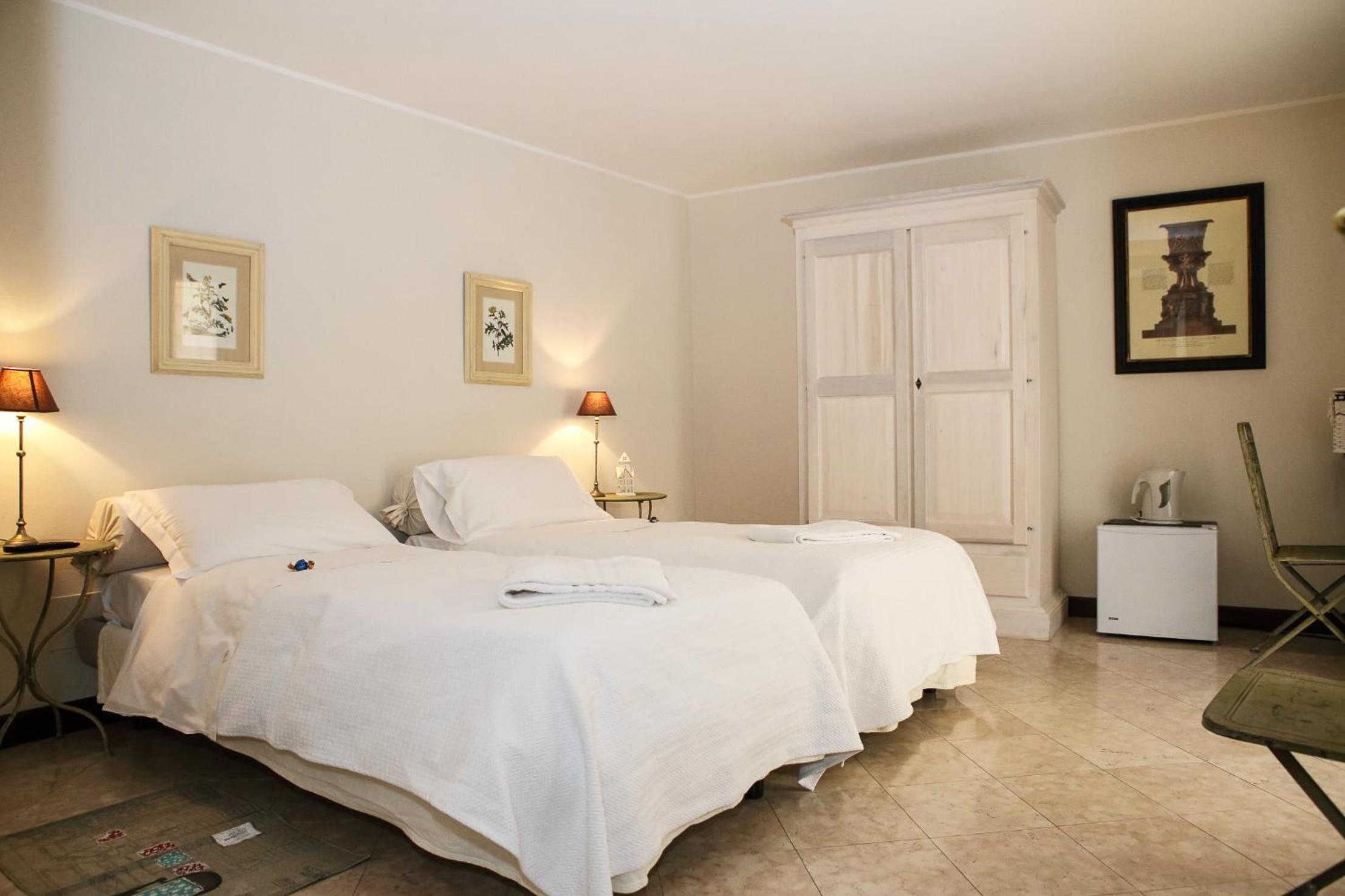 Double or Twin Room - Photo 15