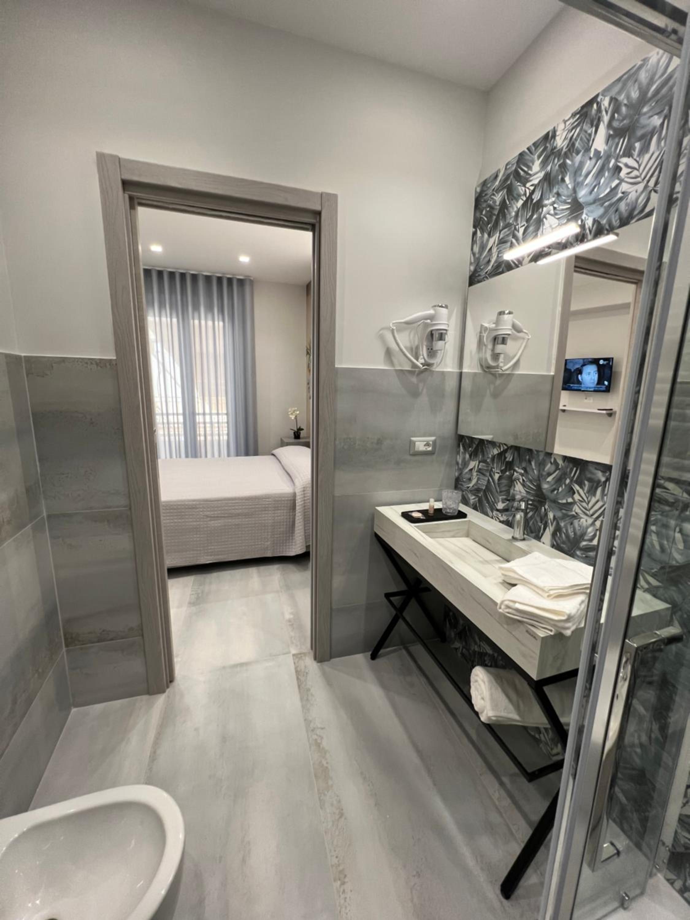Double Room with Private Bathroom photo 1