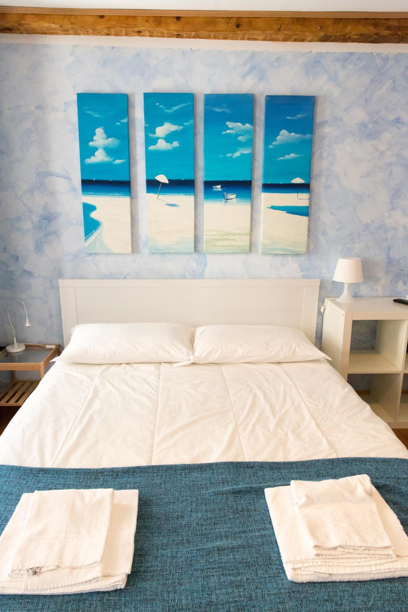 One-Bedroom Apartment - Photo 6