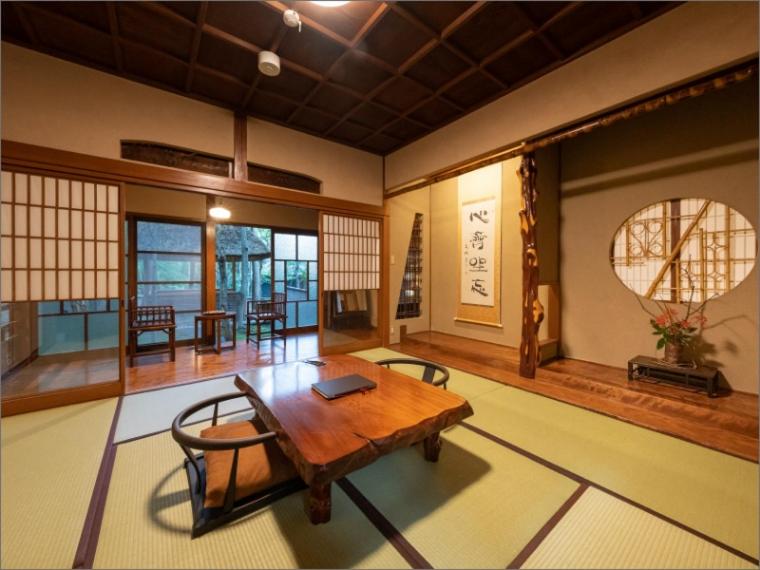 带榻榻米区和私人浴室的豪华房 - 附属建筑 [SHINSAIZABOU]