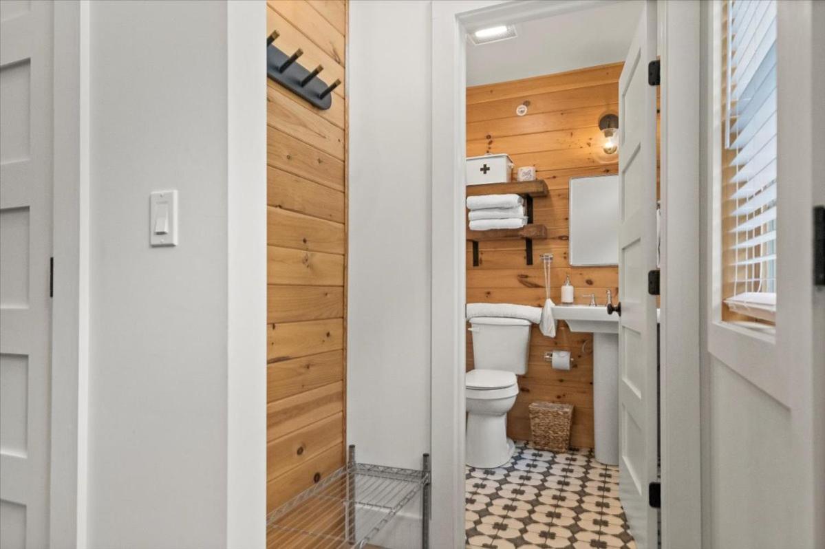 Two-Bedroom House photo 3