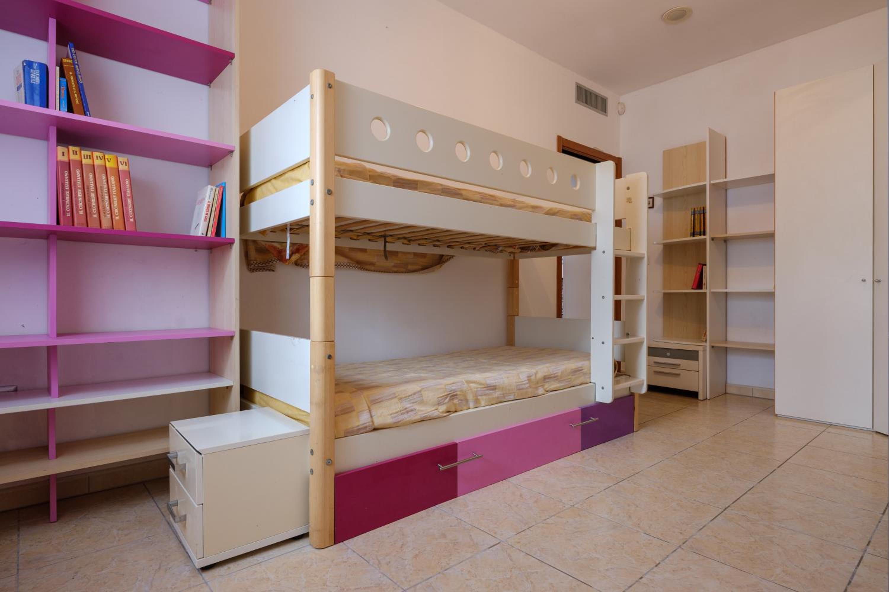 Three-Bedroom House photo 3