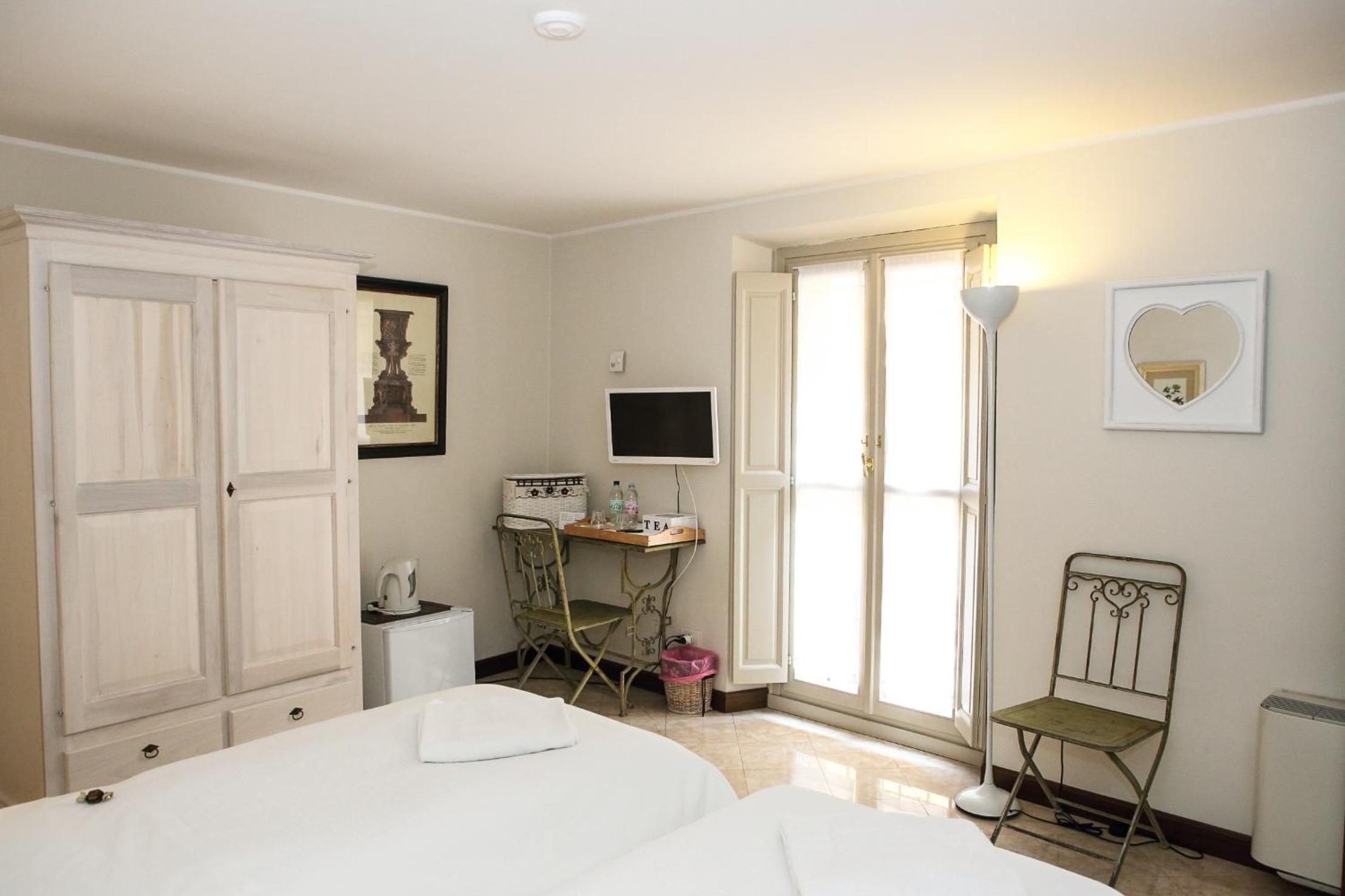 Double or Twin Room - Photo 2
