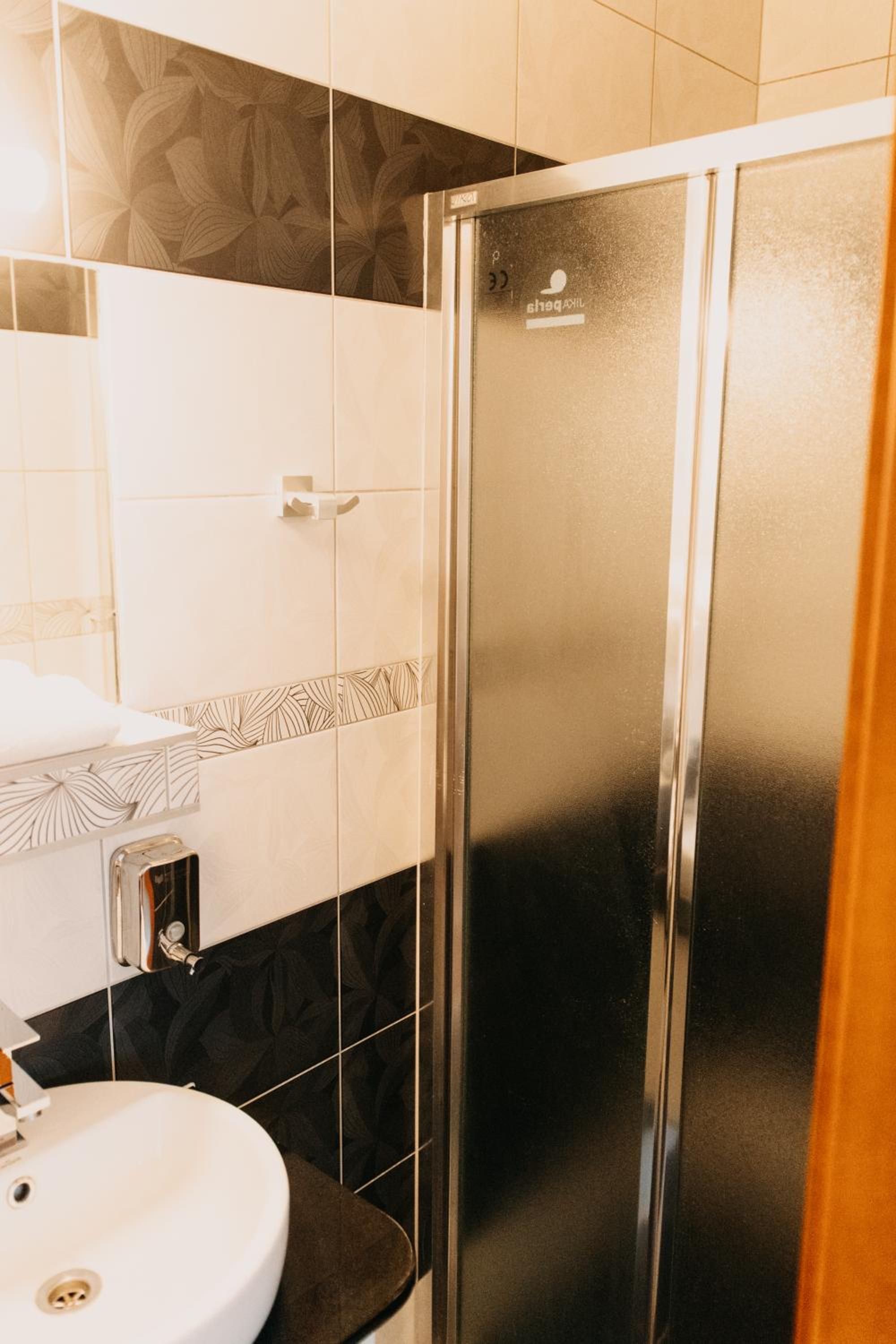 Superior Triple Room - Photo 43