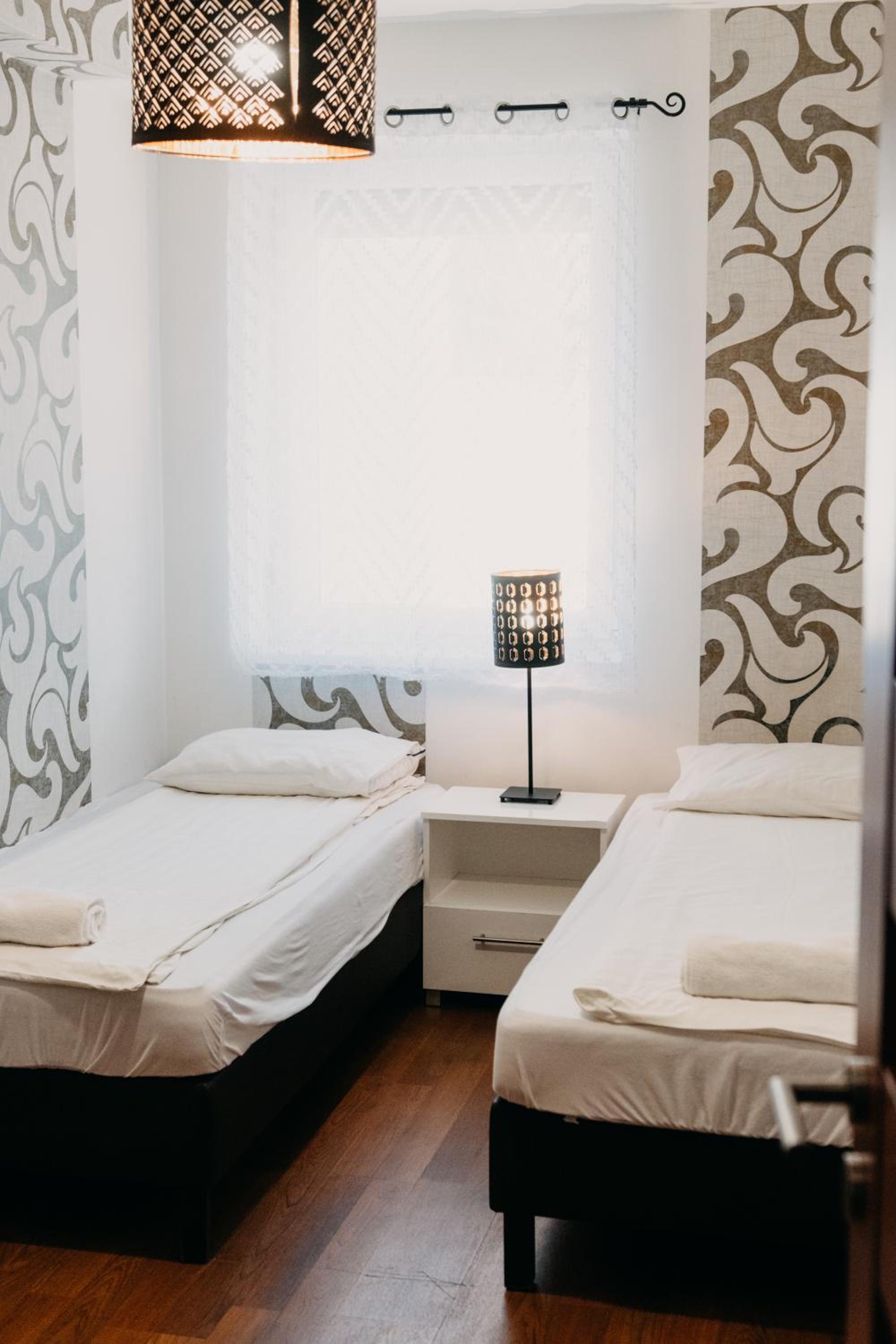 Superior Family Room - Photo 1