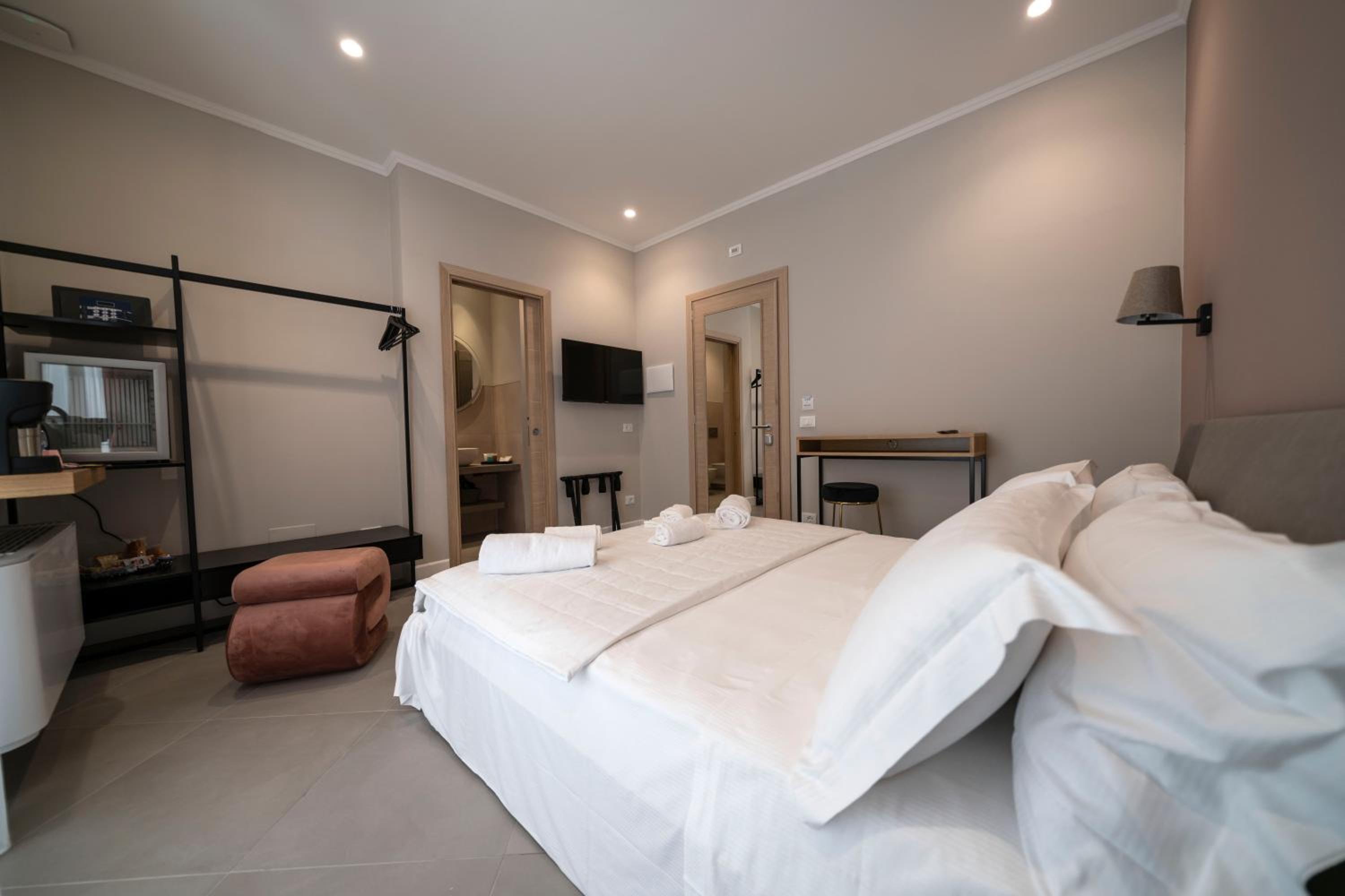 Double Room with Private Bathroom photo 3