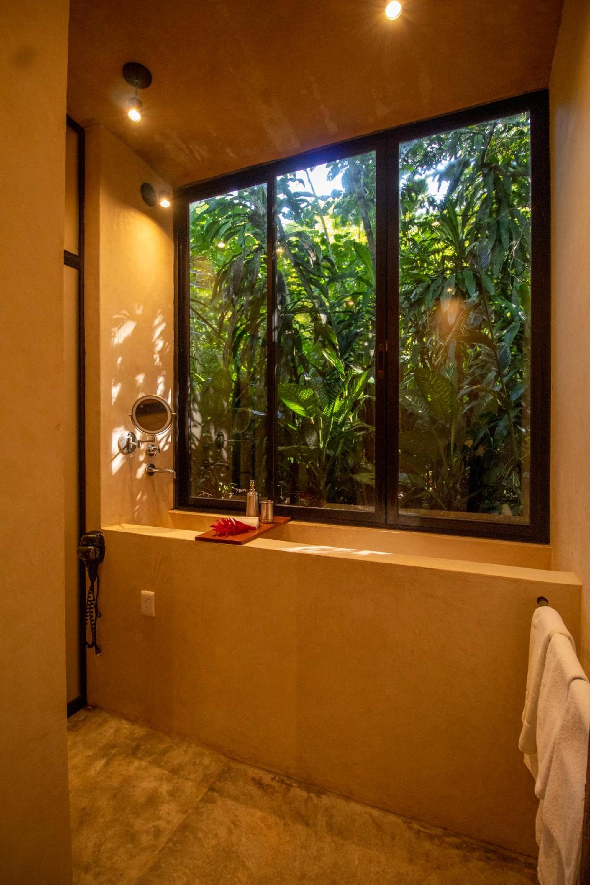 Deluxe Room - Photo 8