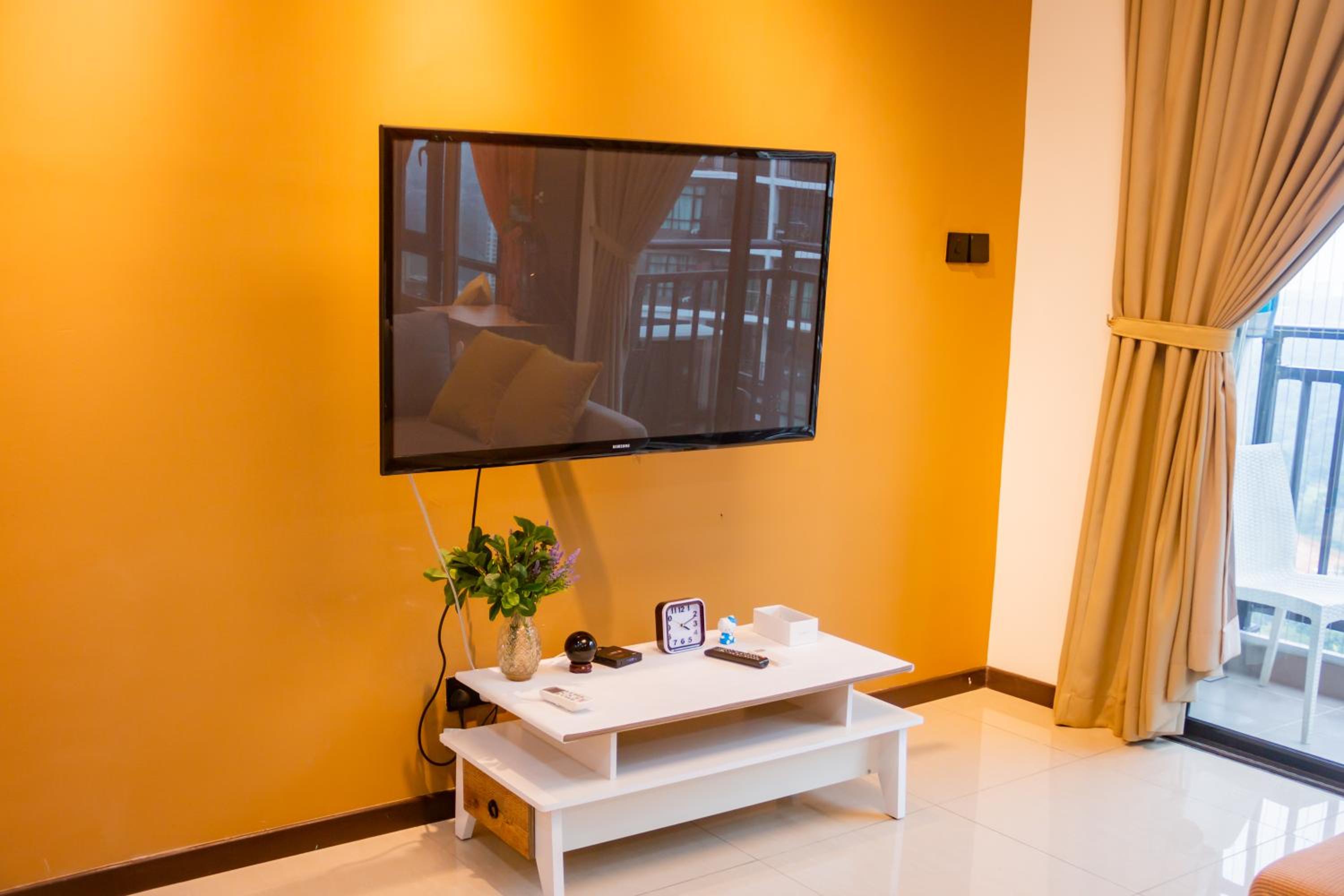 One-Bedroom Apartment with City View One-Bedroom Apartment with City View