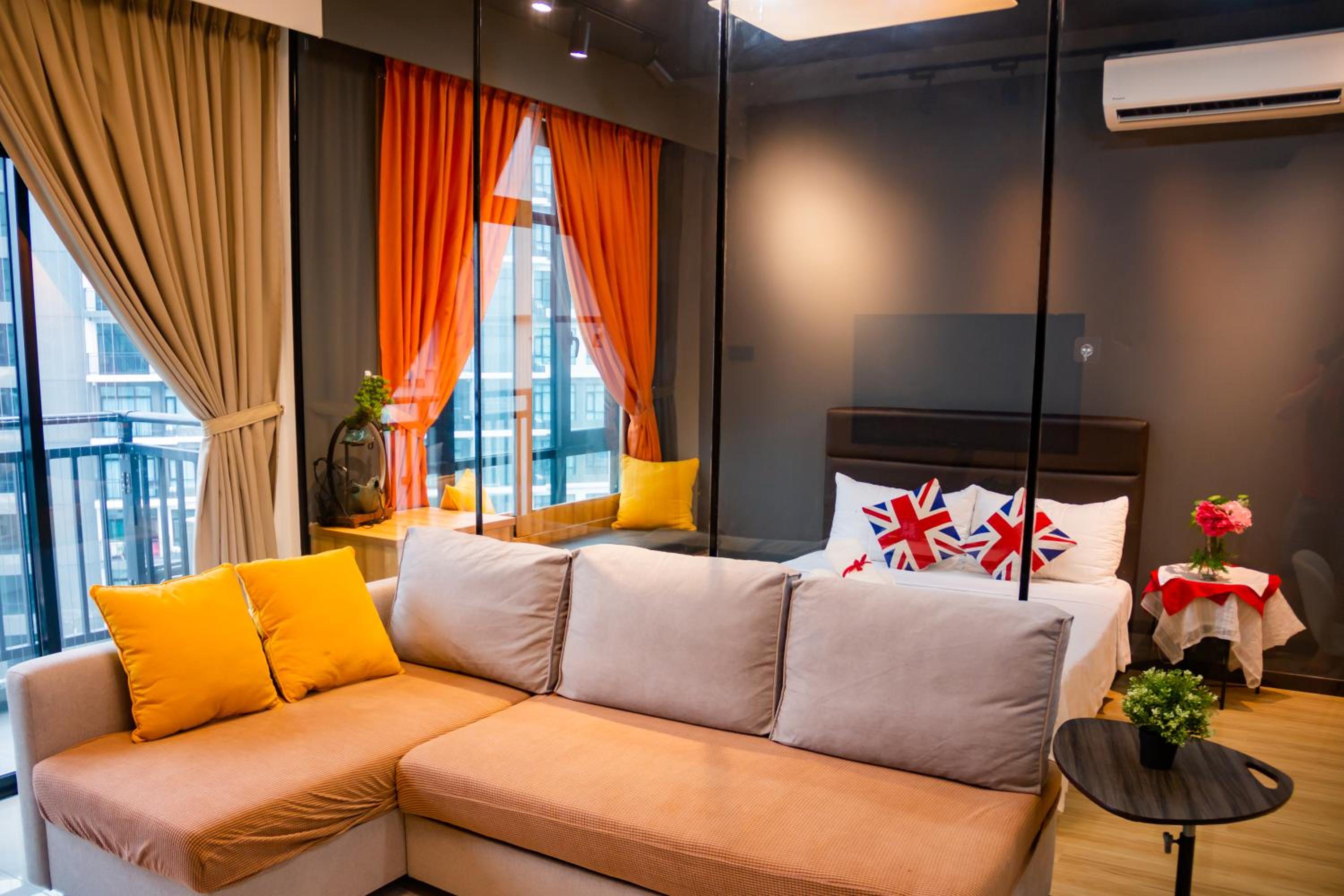 One-Bedroom Apartment with City View