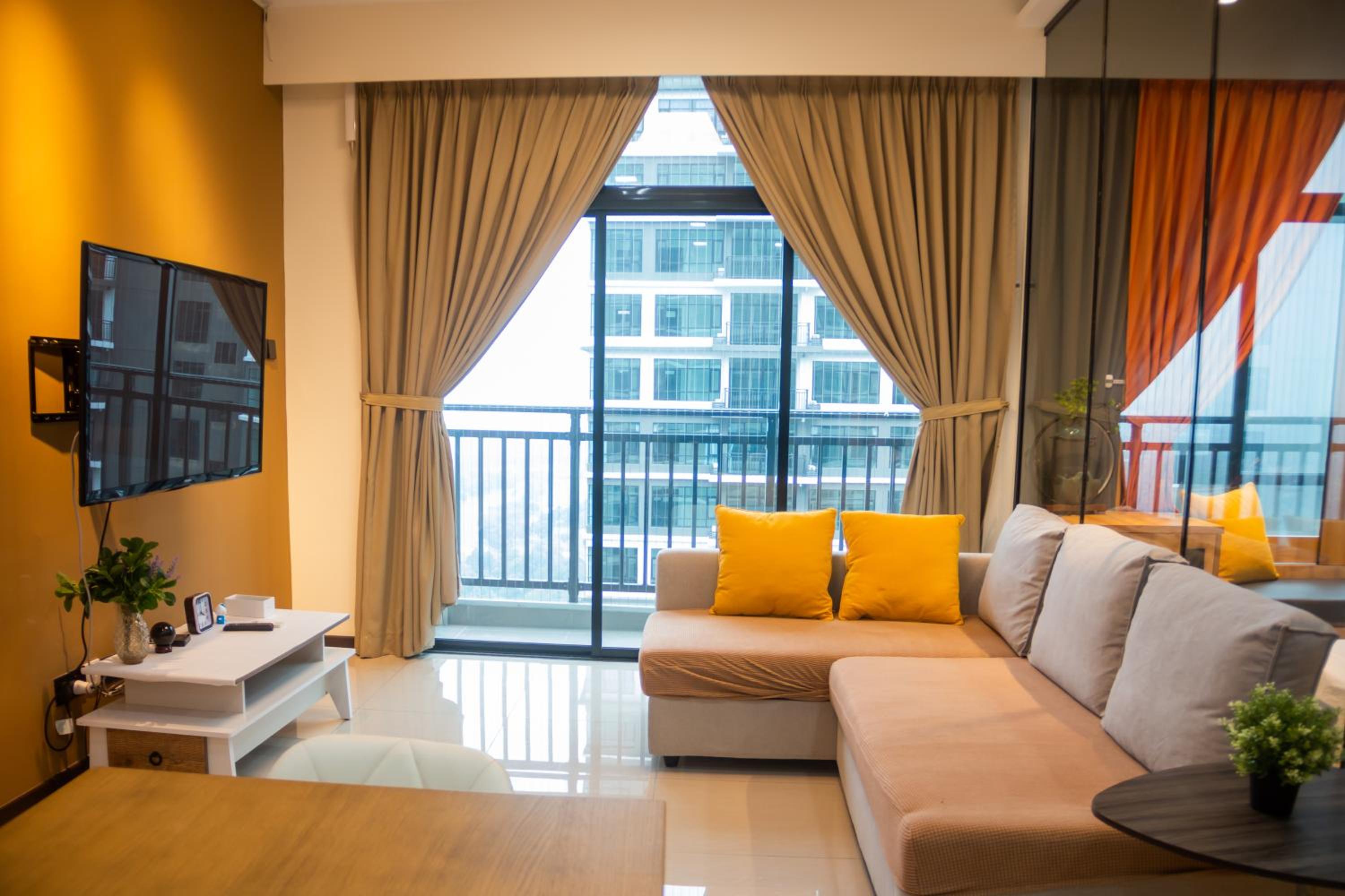 One-Bedroom Apartment with City View