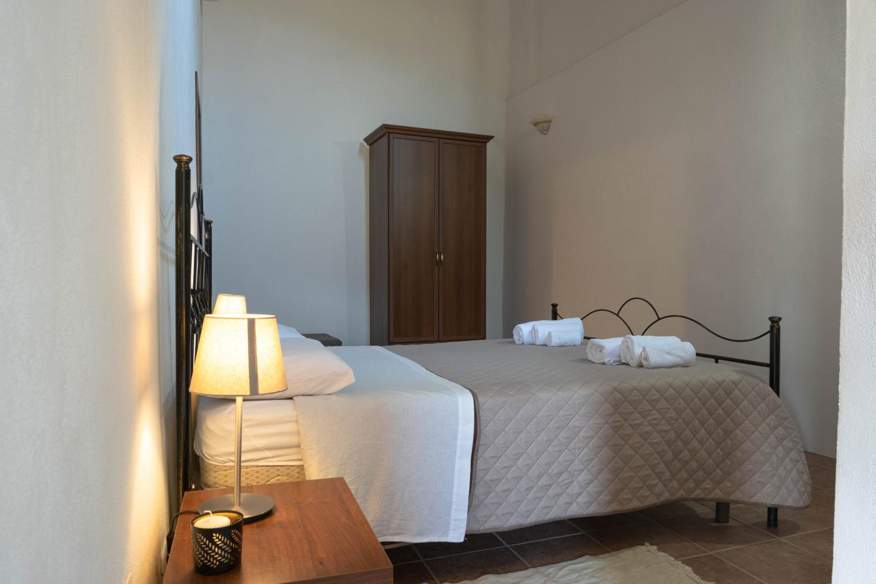 Double Room with Private Bathroom photo 1
