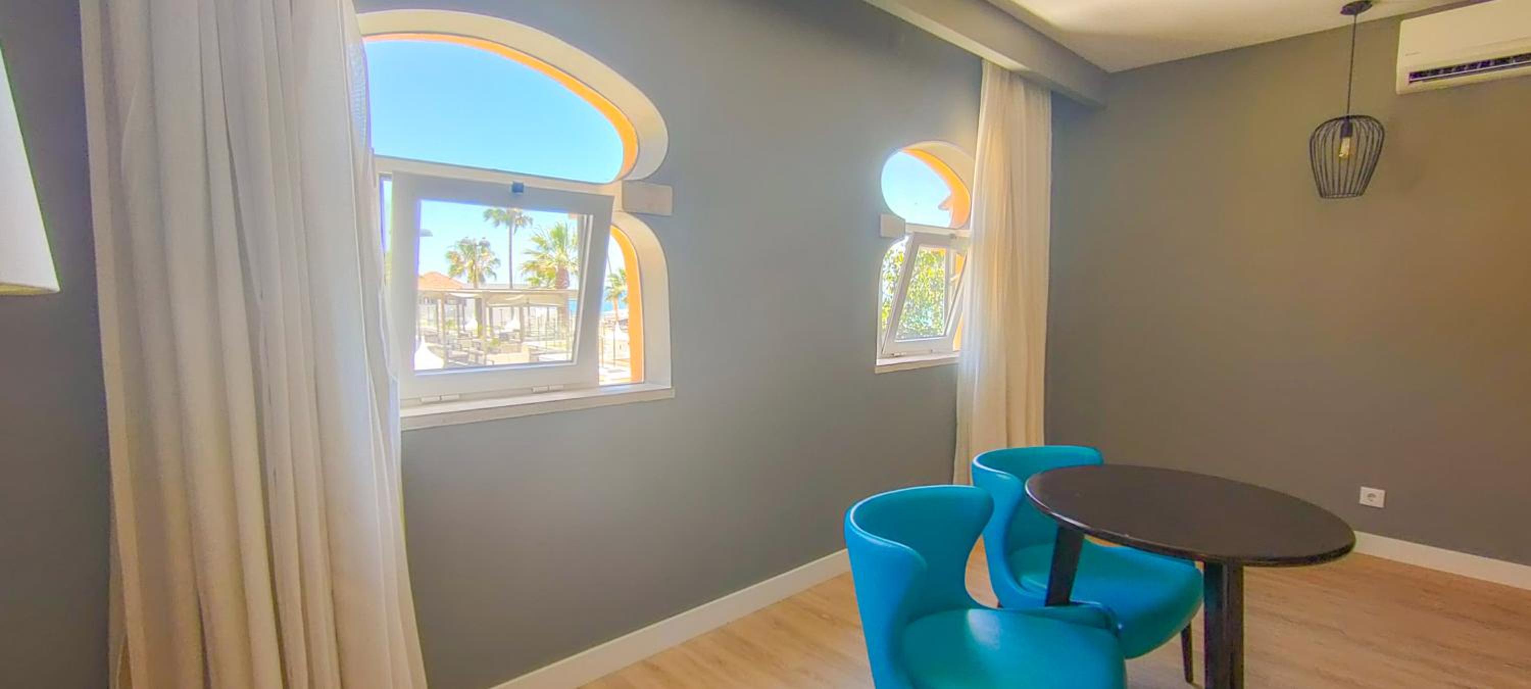 Twin Room - Disability Access and no balcony - Photo 4