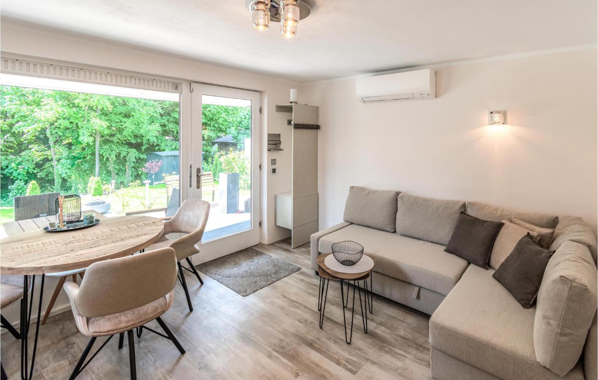 One-Bedroom Holiday Home photo 1