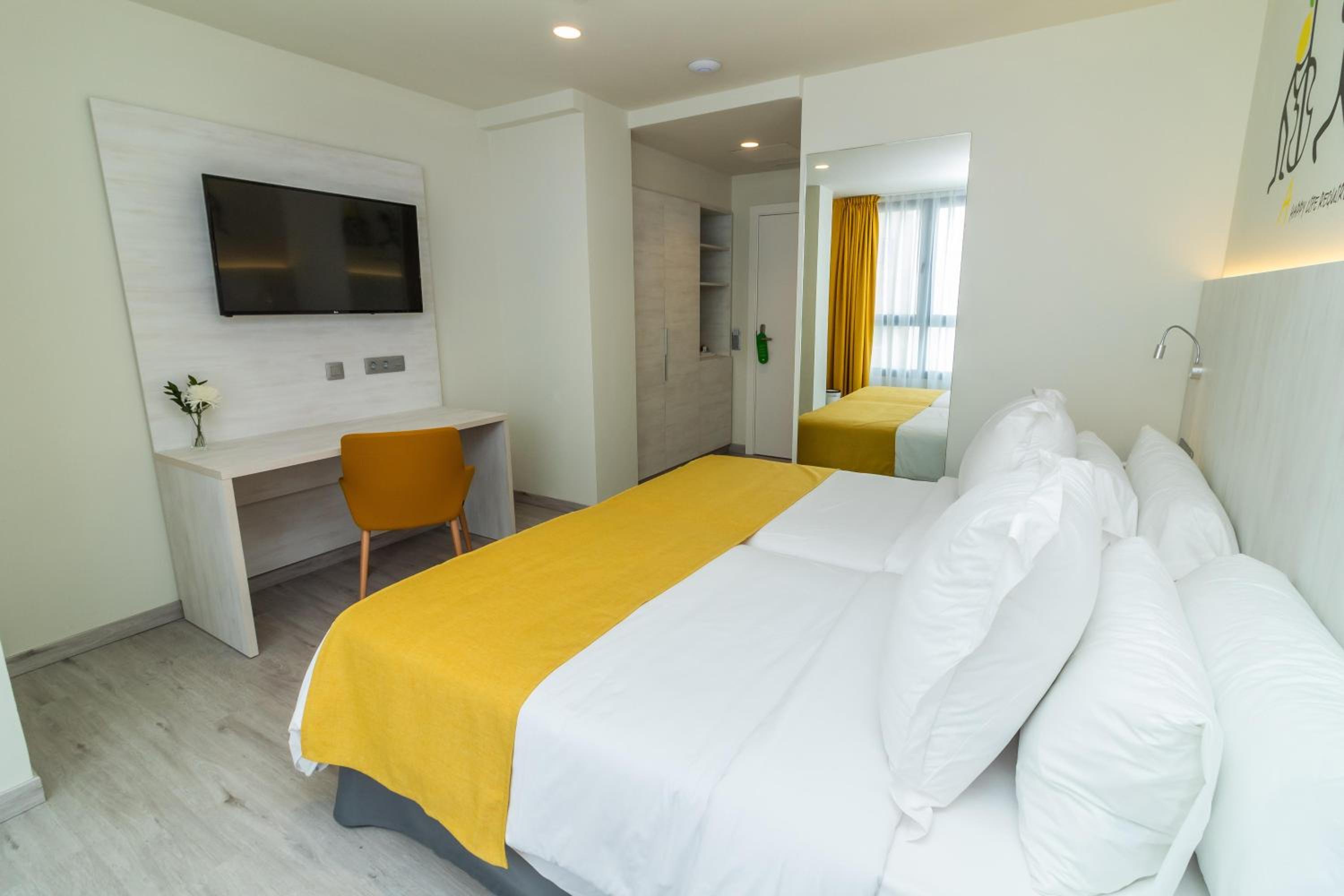 Standard Double Room - Photo 5