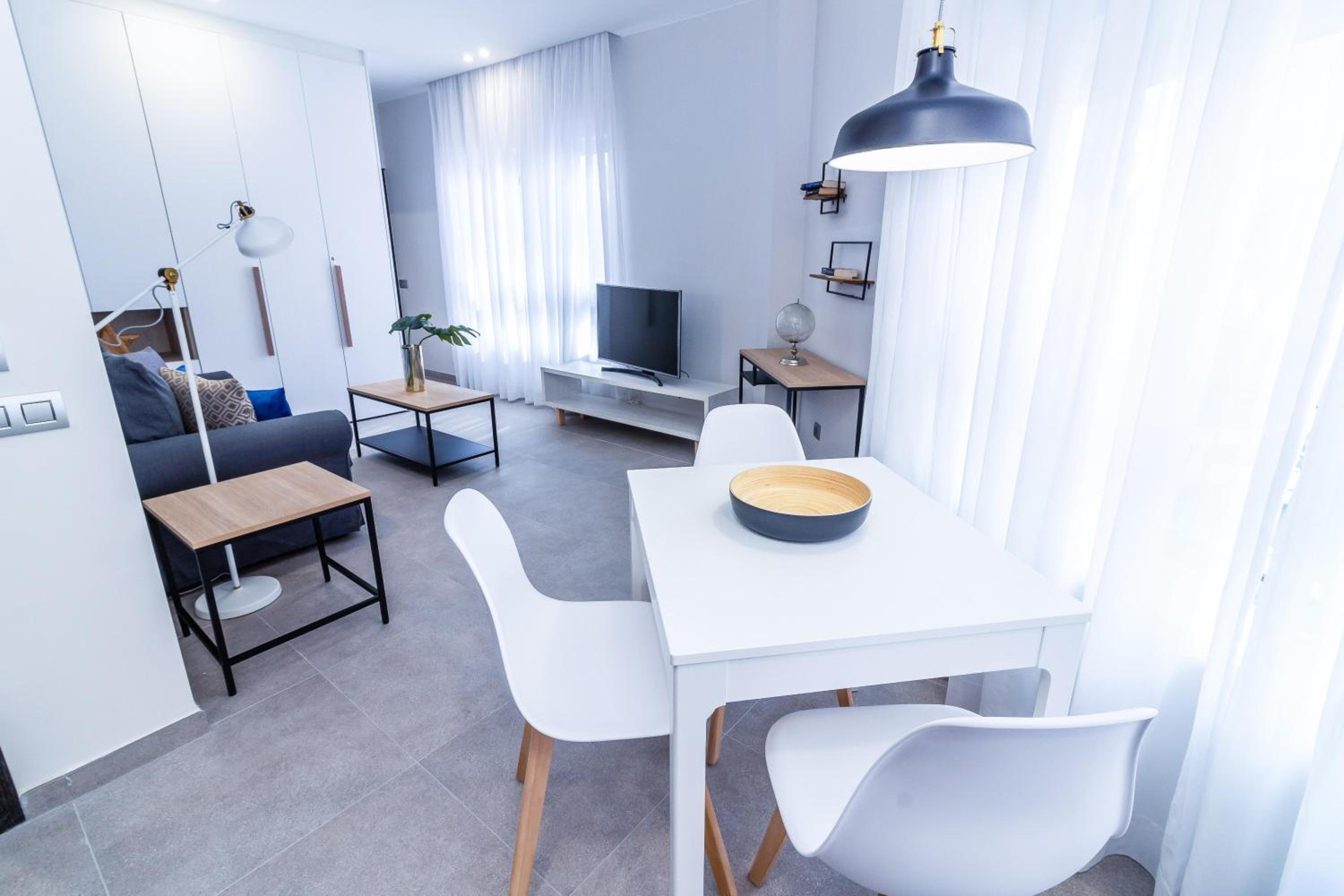 One-Bedroom Apartment - Photo 8
