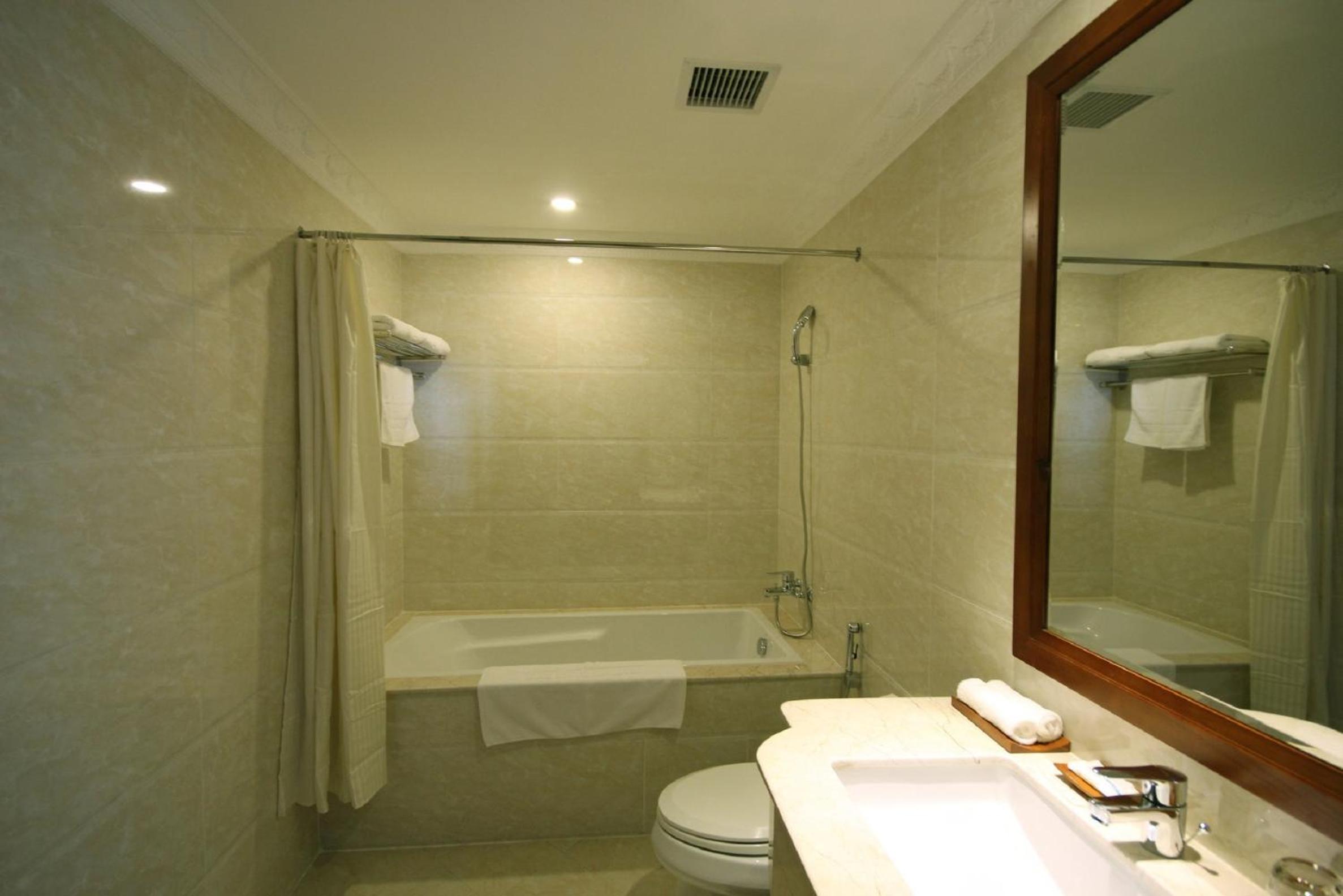 Superior Double Room with Sea View thumbnail 6