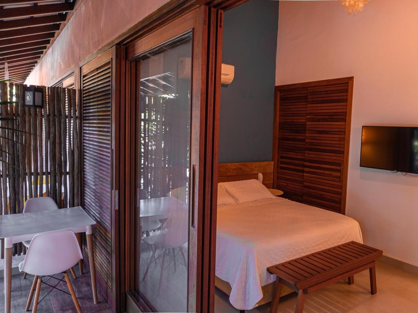Deluxe Suite with Balcony photo 3