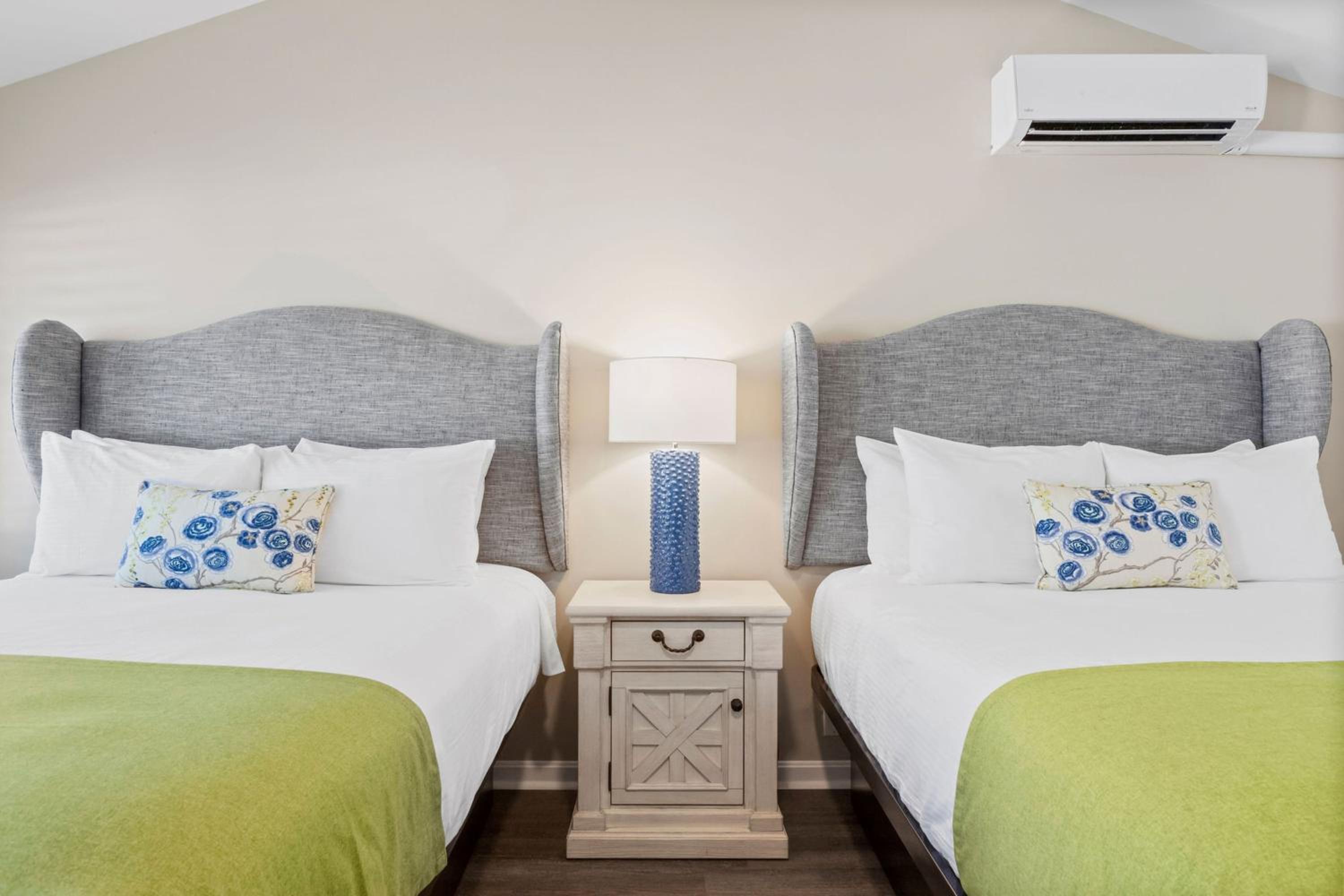 Deluxe Queen Room with Two Queen Beds