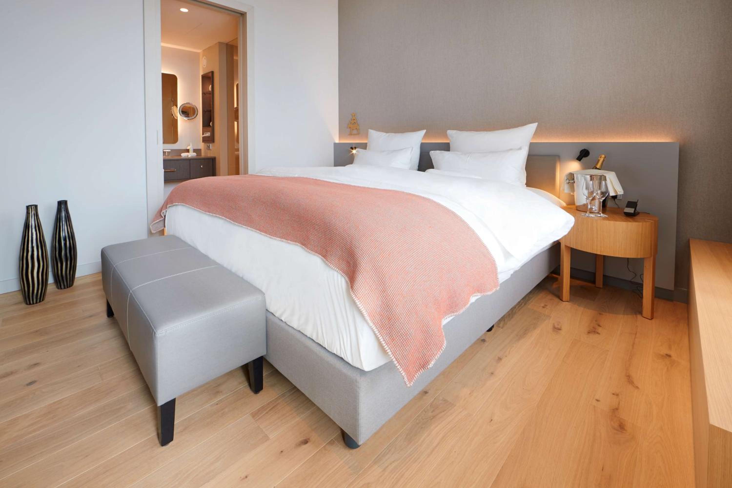 Executive Suite - Photo 3