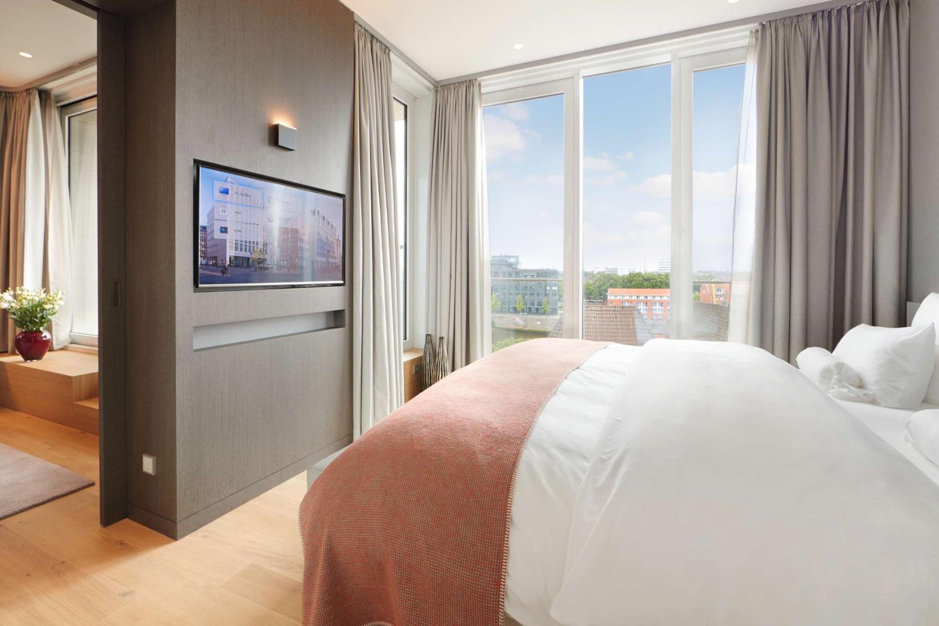 Balcony Suite - Photo 2