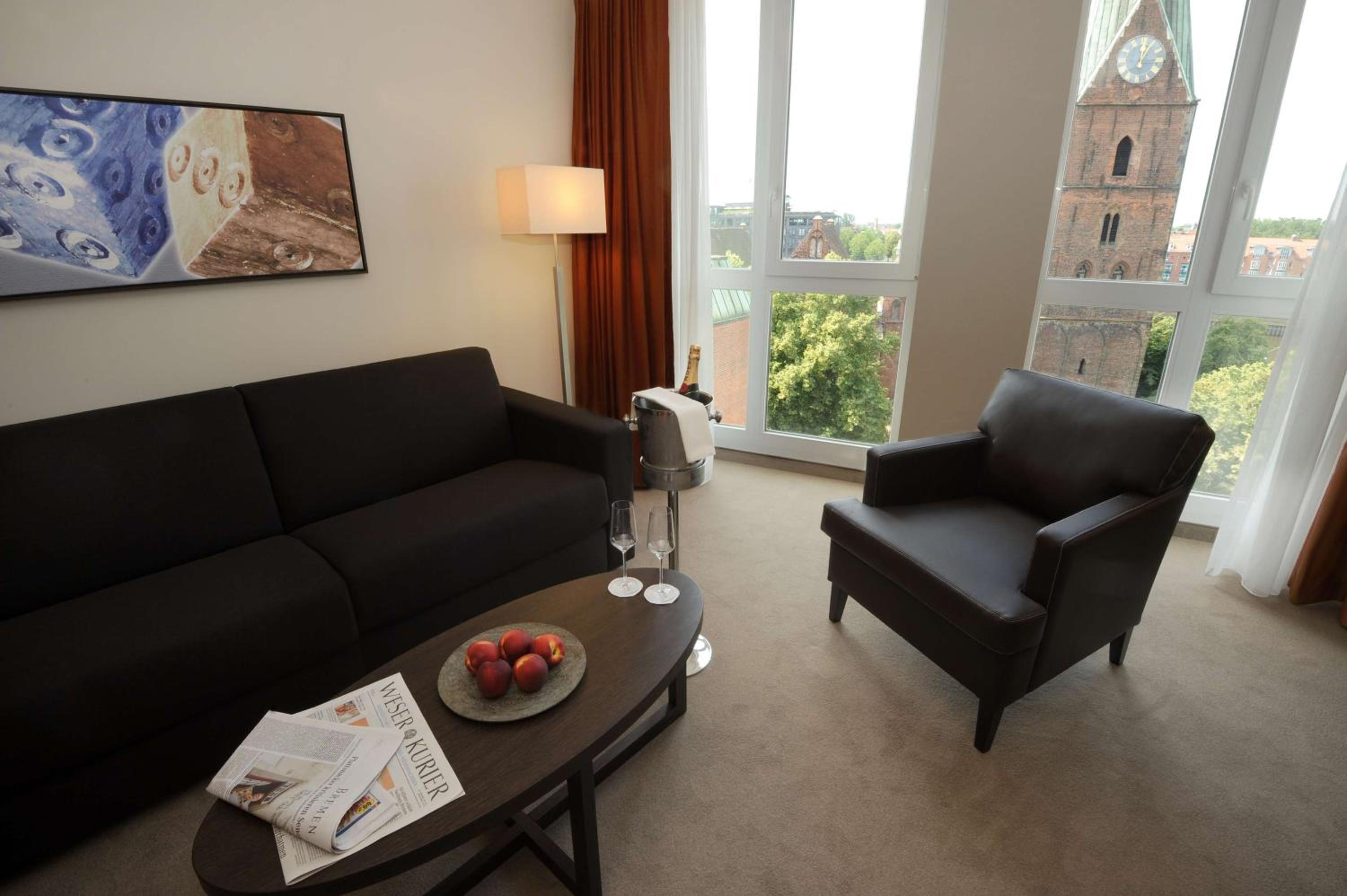 Suite - Photo 4