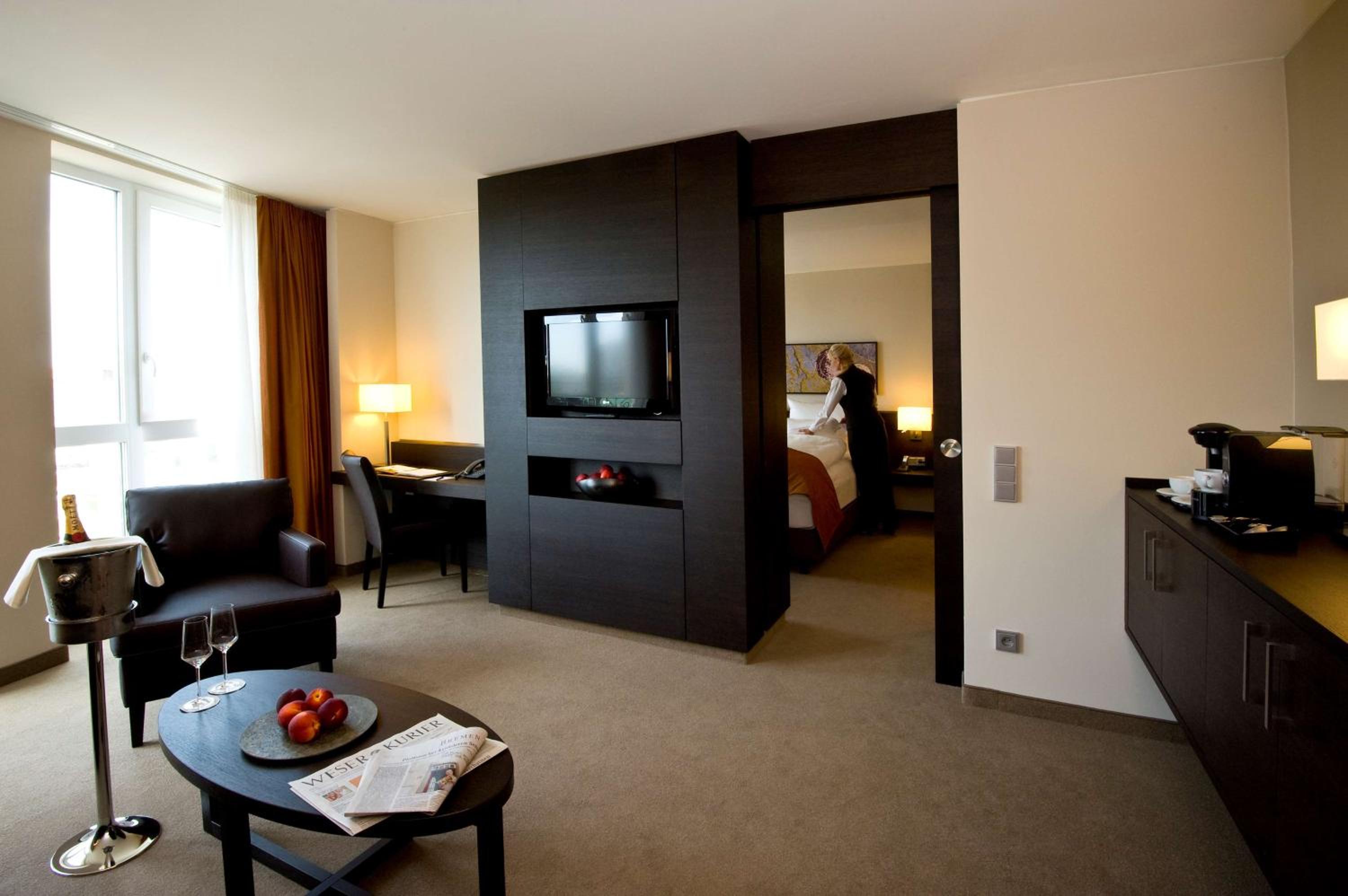 Suite - Photo 1
