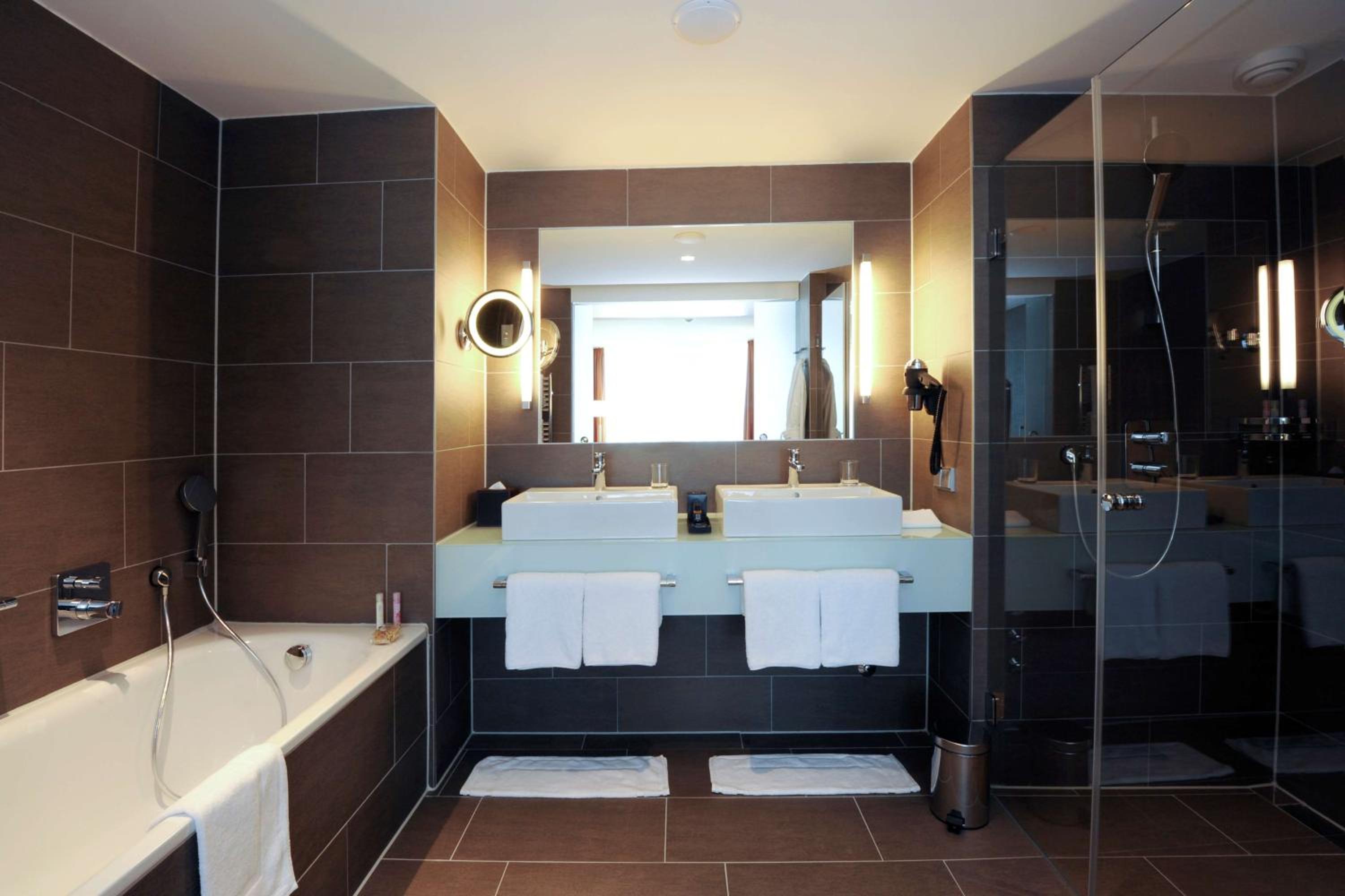 Suite - Photo 3