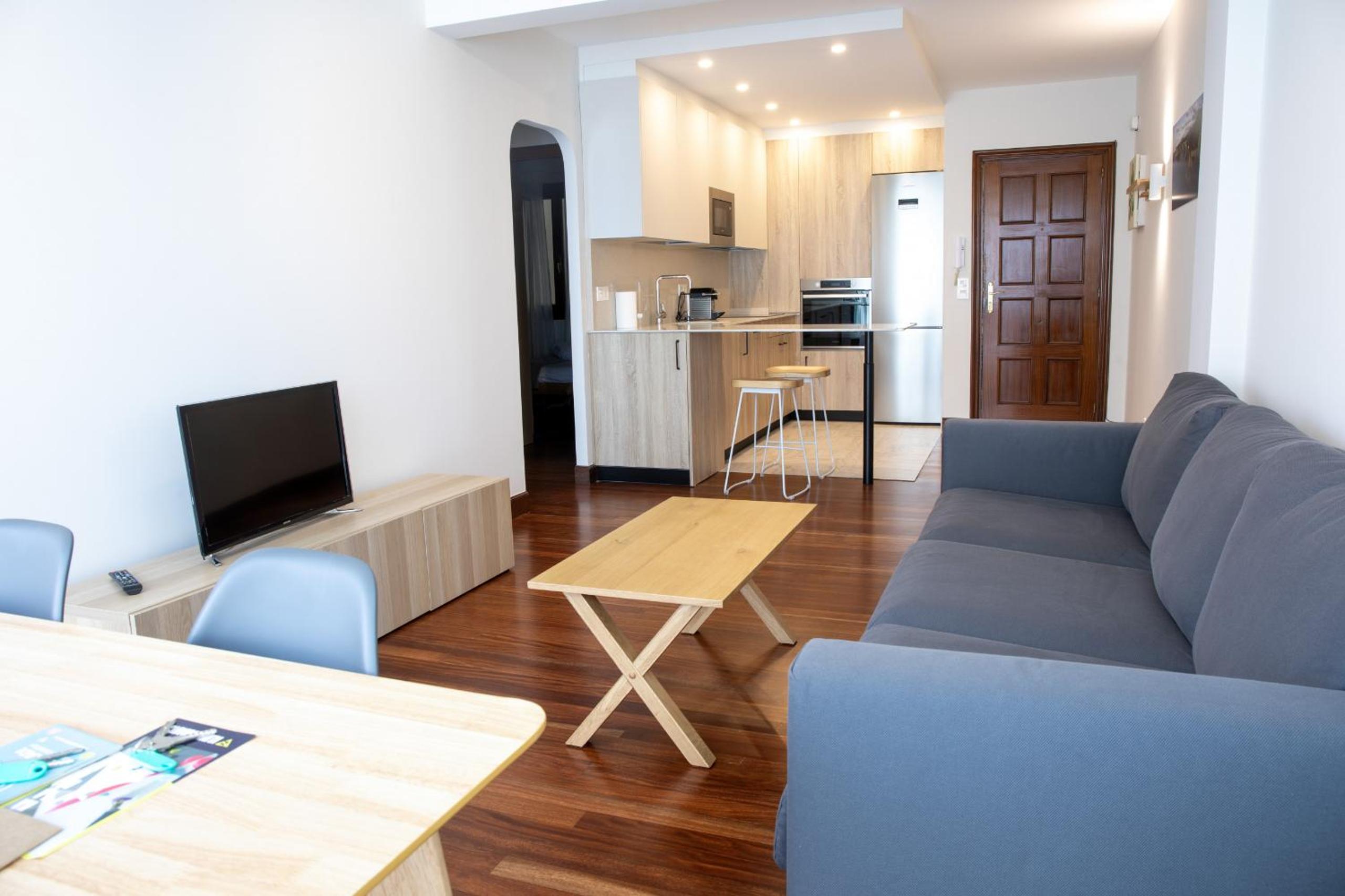 Apartment photo 2