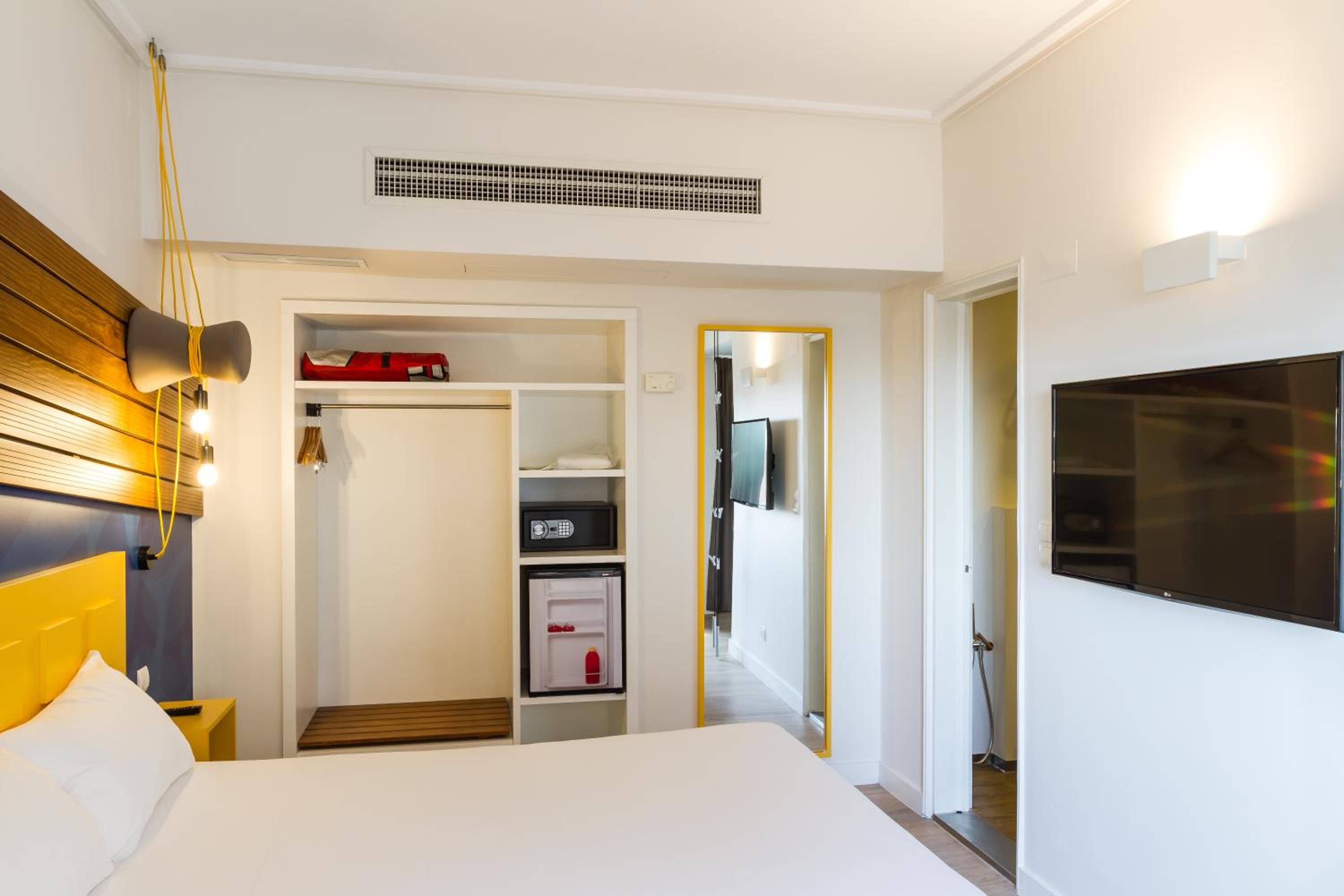 Suite - Photo 2