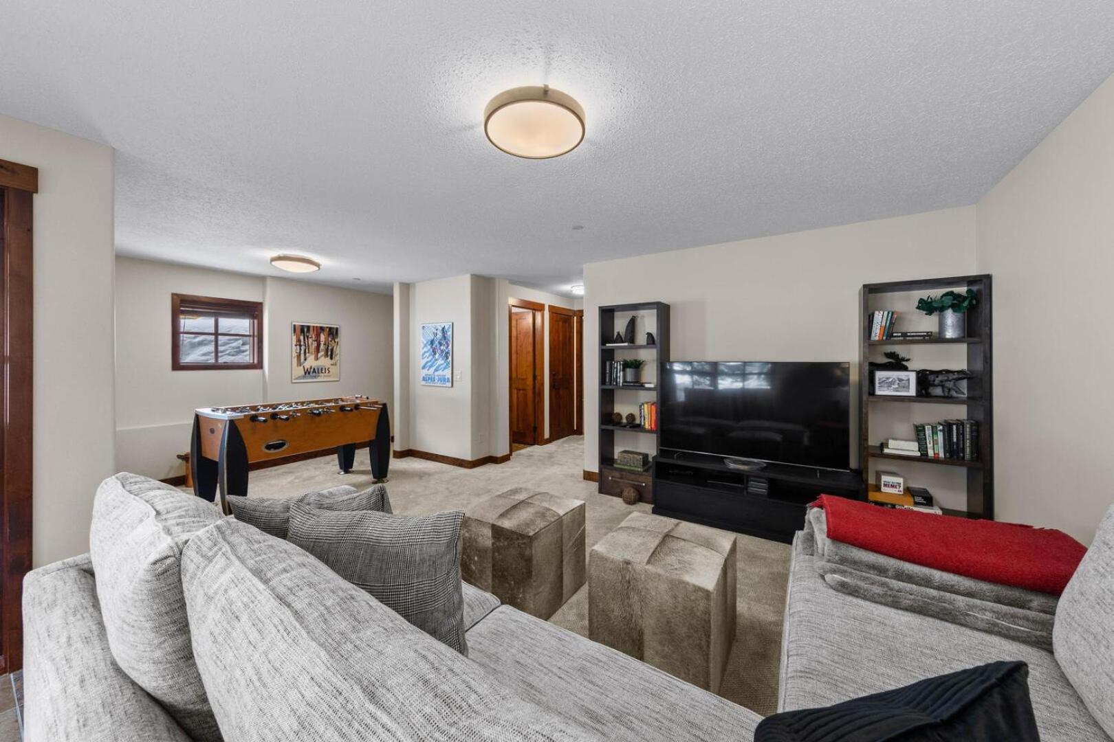 Three-Bedroom House photo 3