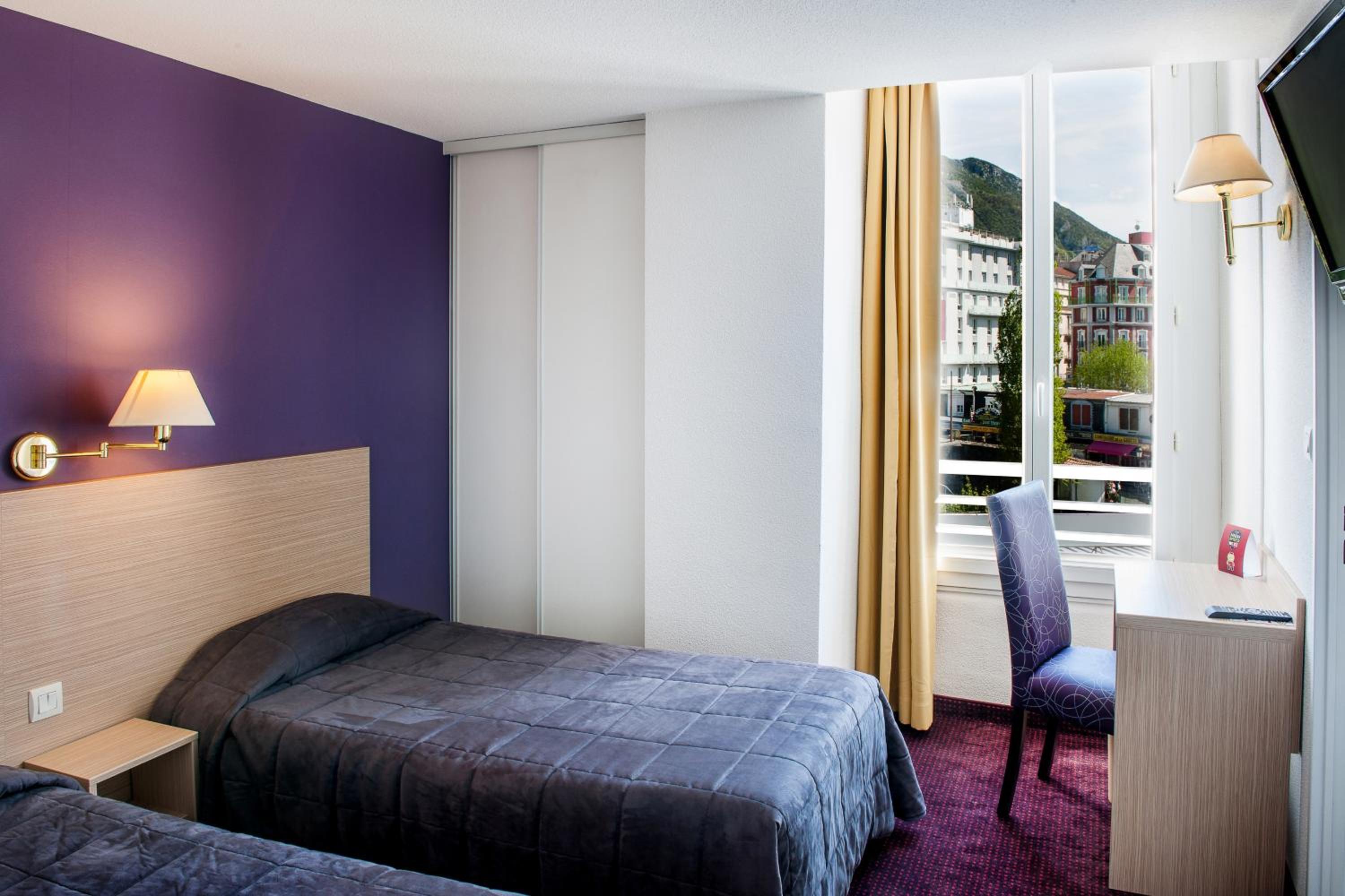 Twin Room - Photo 1
