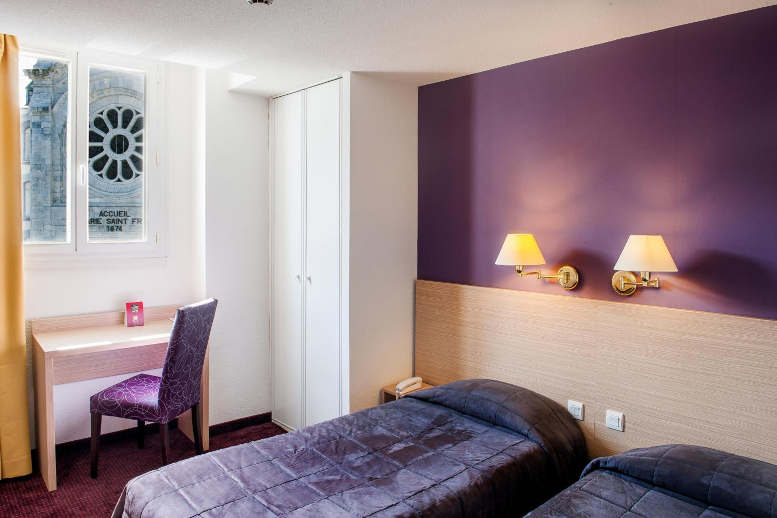 Twin Room - Photo 6
