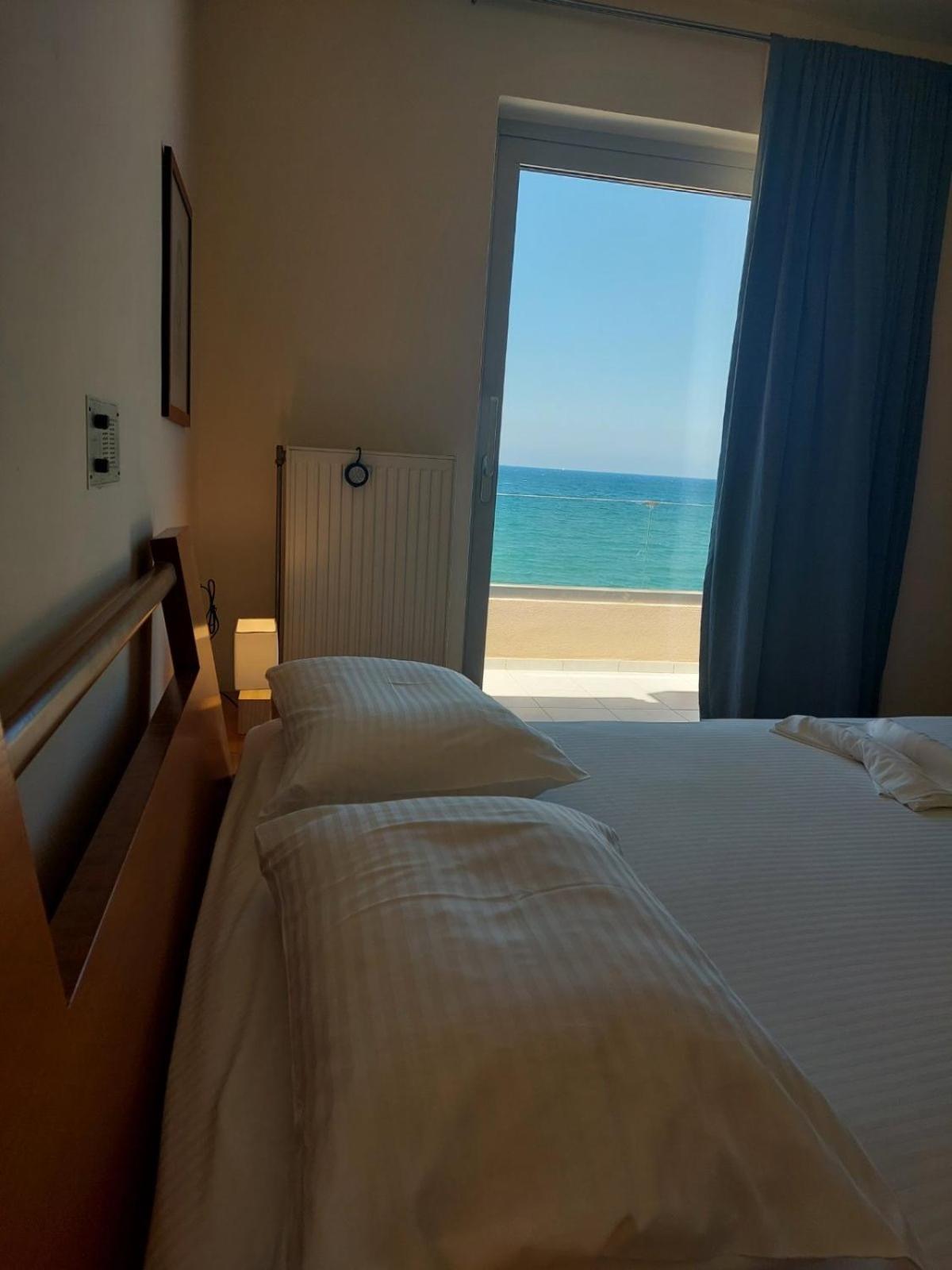 Blue Suite Sea Front photo 2
