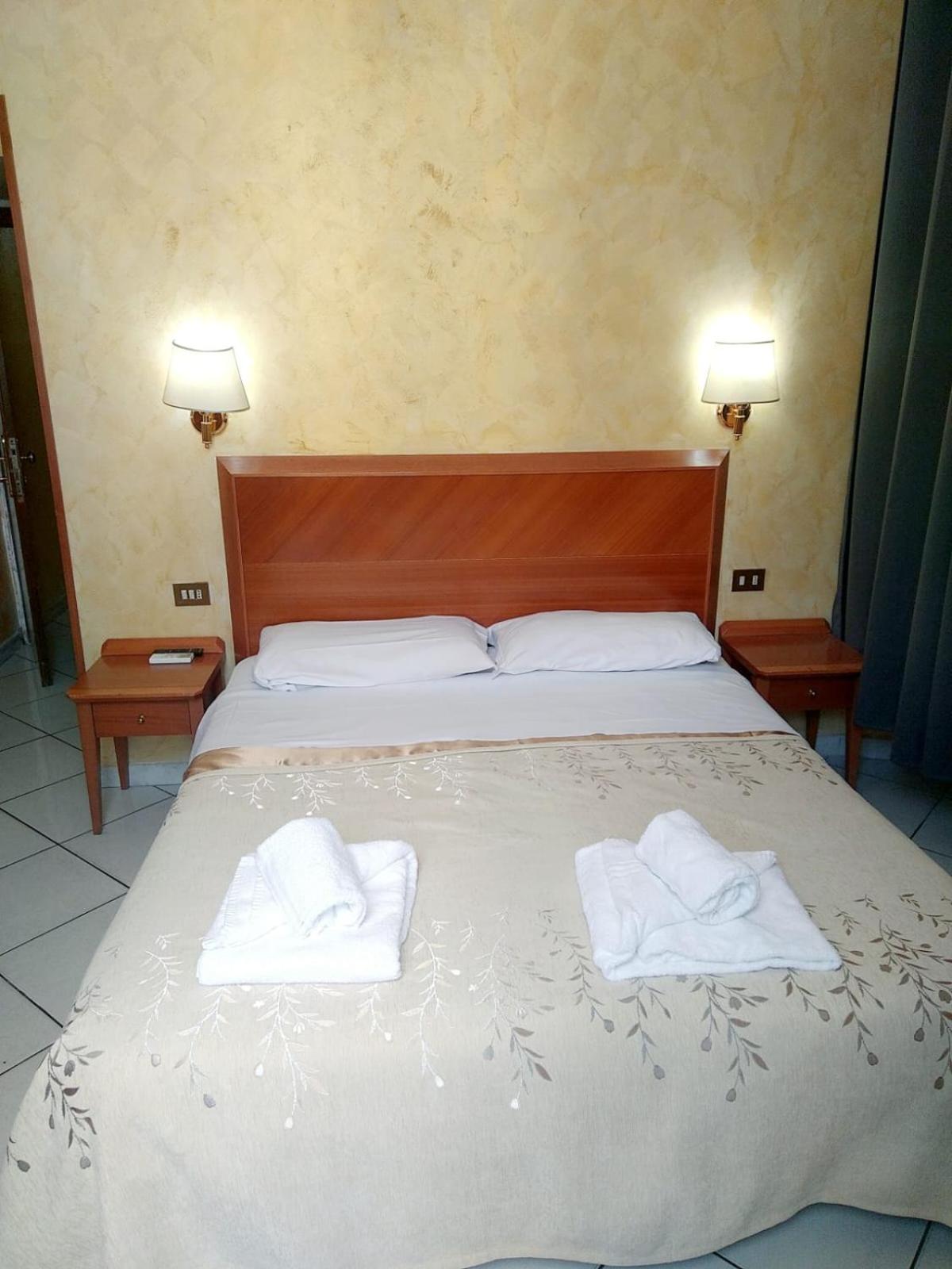 Double or Twin Room photo 1