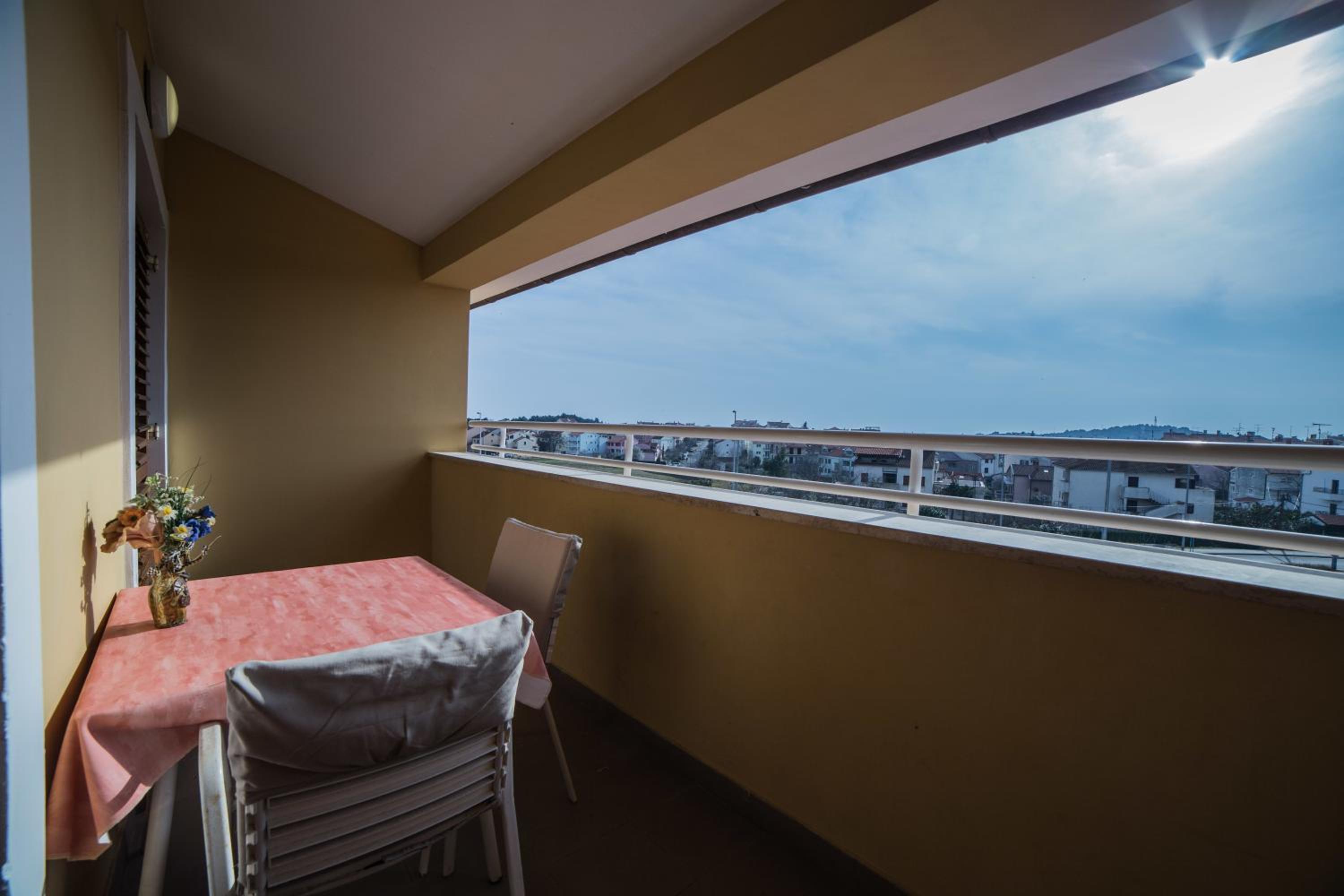 One-Bedroom Apartment with Terrace photo 2