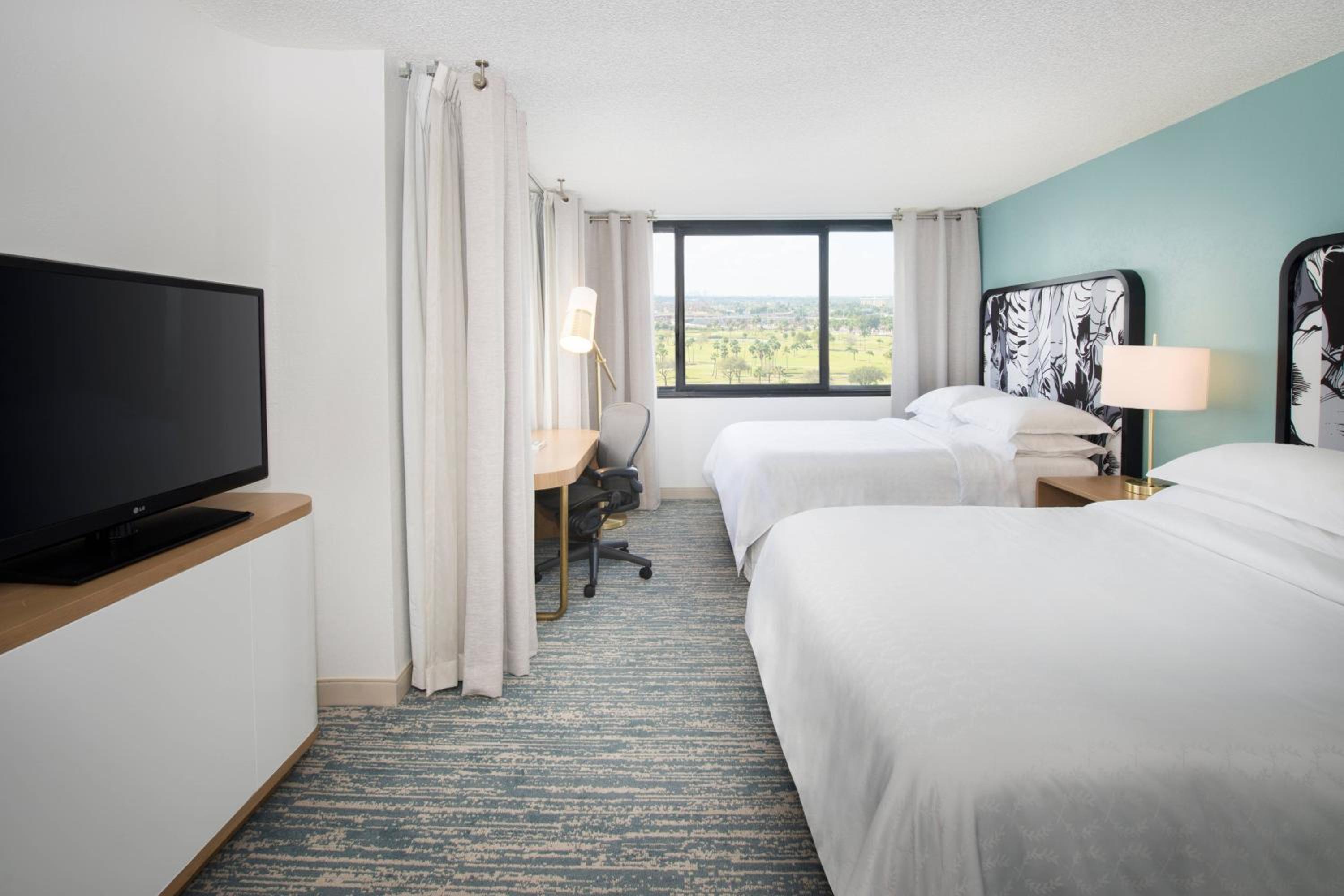 Club level, Guest room, 2 Queen, Top floor - Photo 2