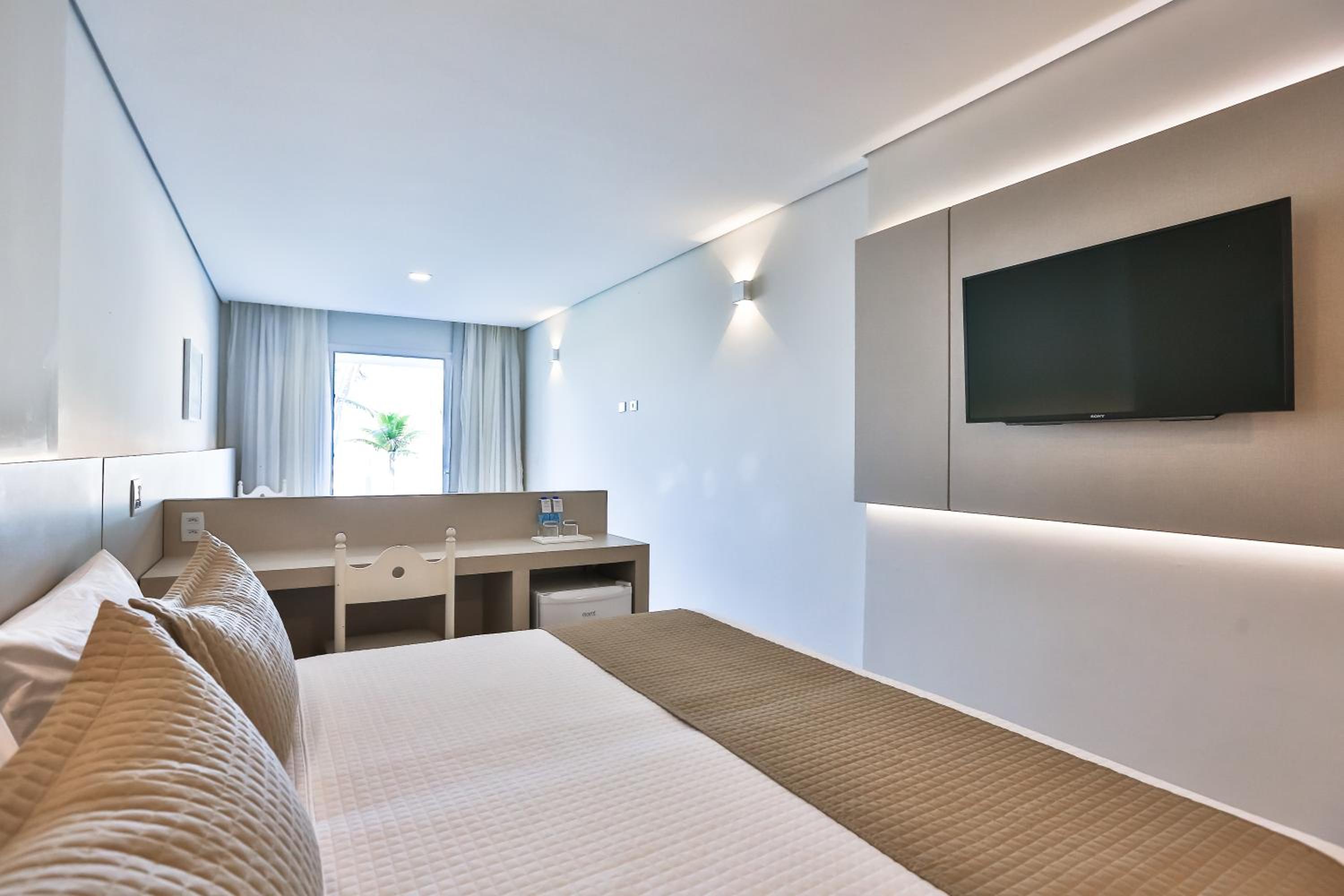 Deluxe Suite with Sea View photo 2